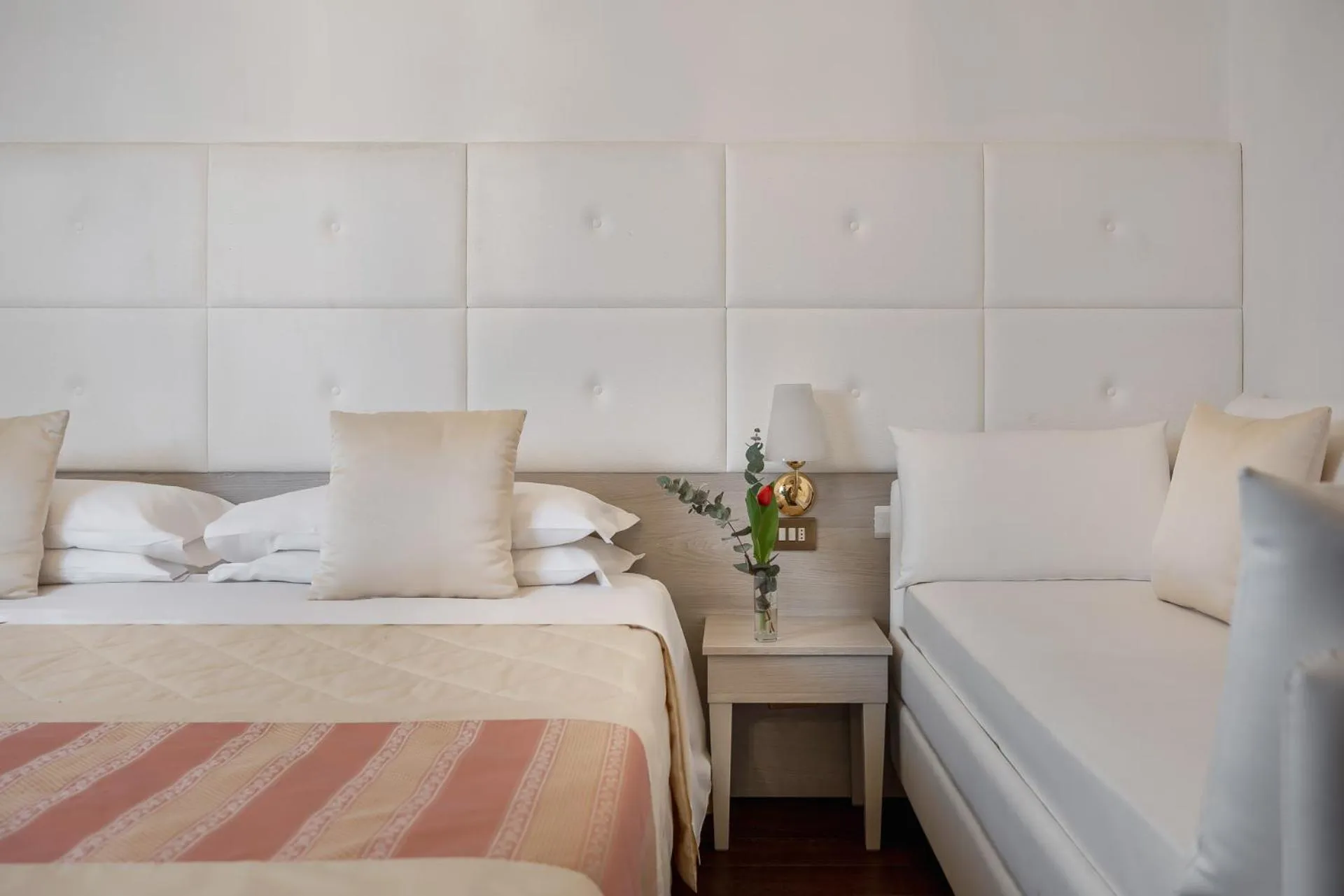 Photo of the whole room, Bed in Hotel Re Enzo