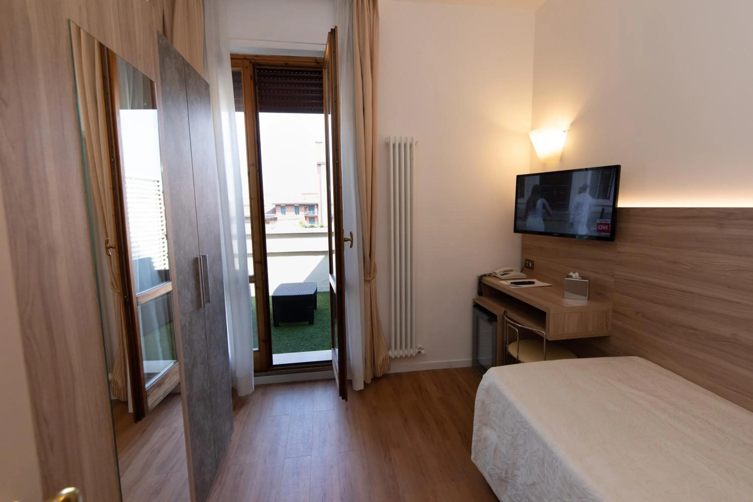 Bedroom, Bed in Hotel Re Enzo