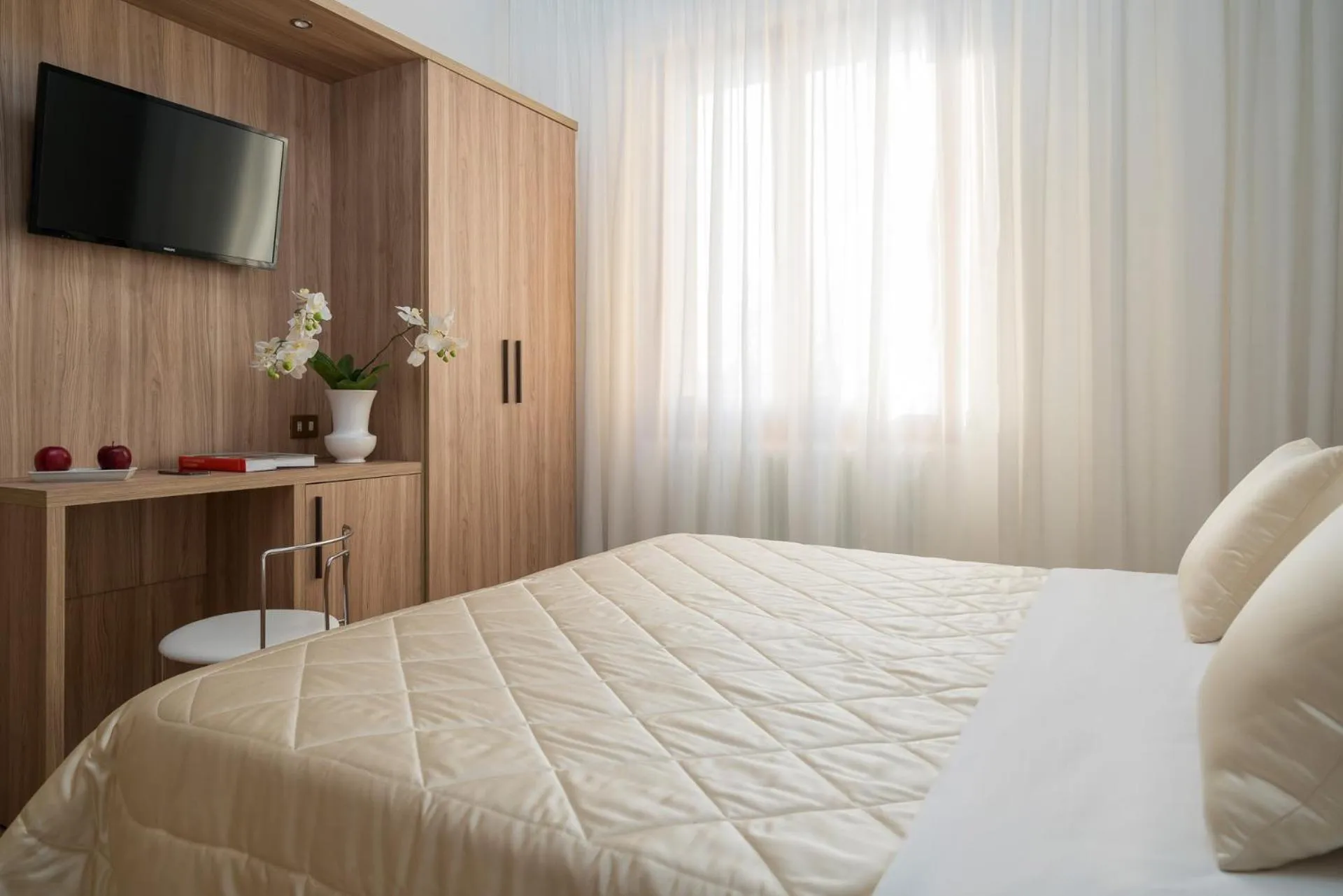 Photo of the whole room, Bed in Hotel Re Enzo