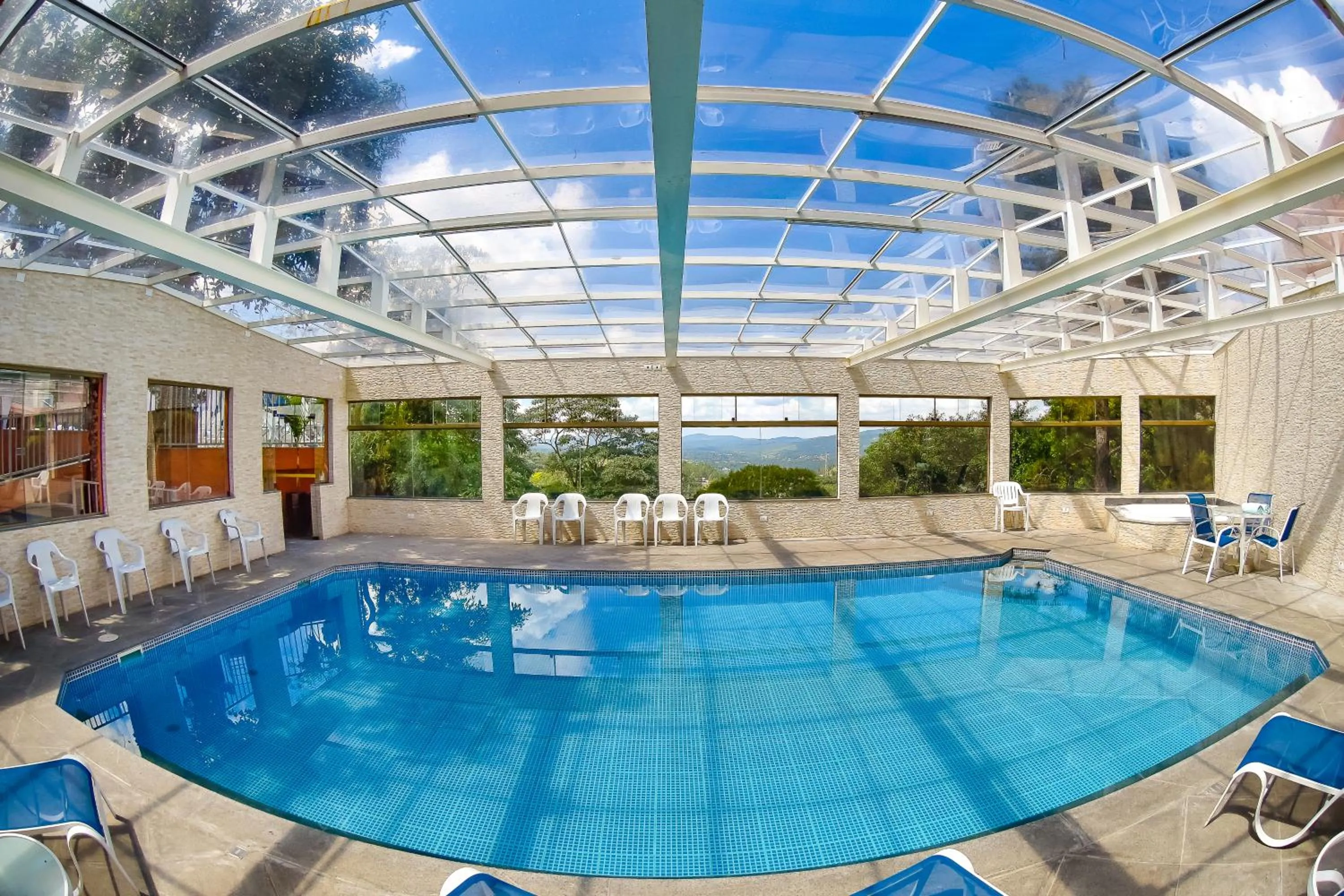 Swimming pool in Hotel Refúgio Vista Serrana