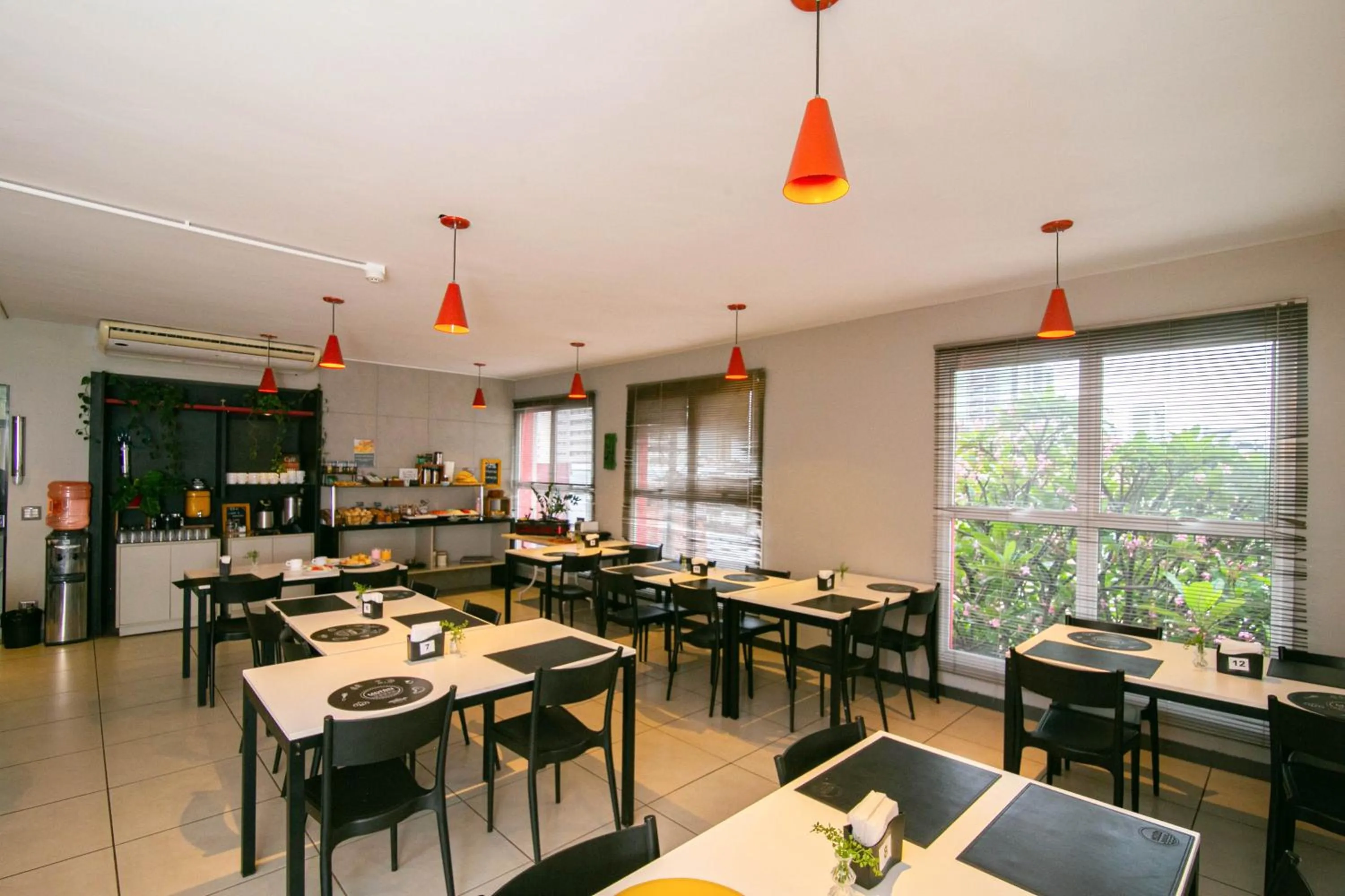Restaurant/places to eat in I-Hotel Piracicaba