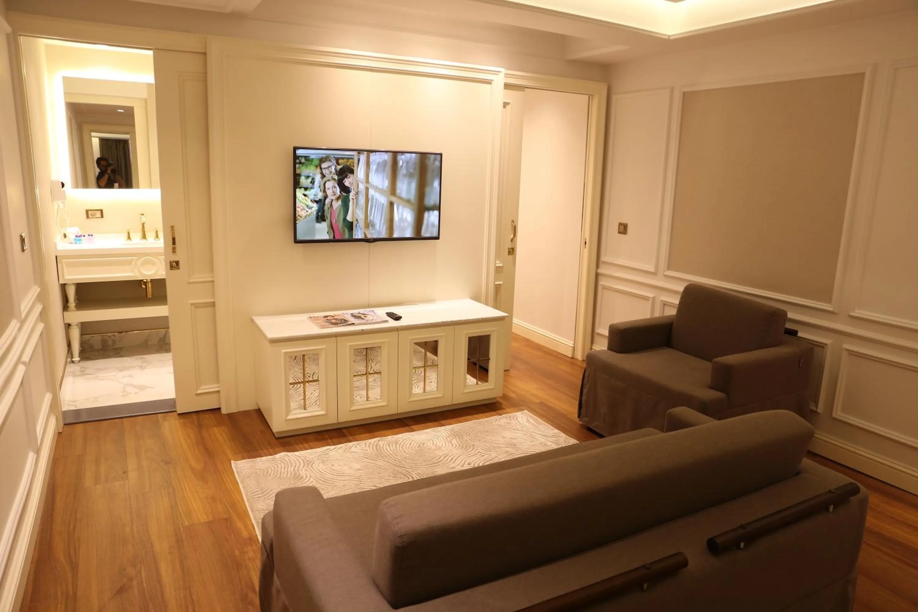 TV and multimedia in Mina Hotel - Special Category