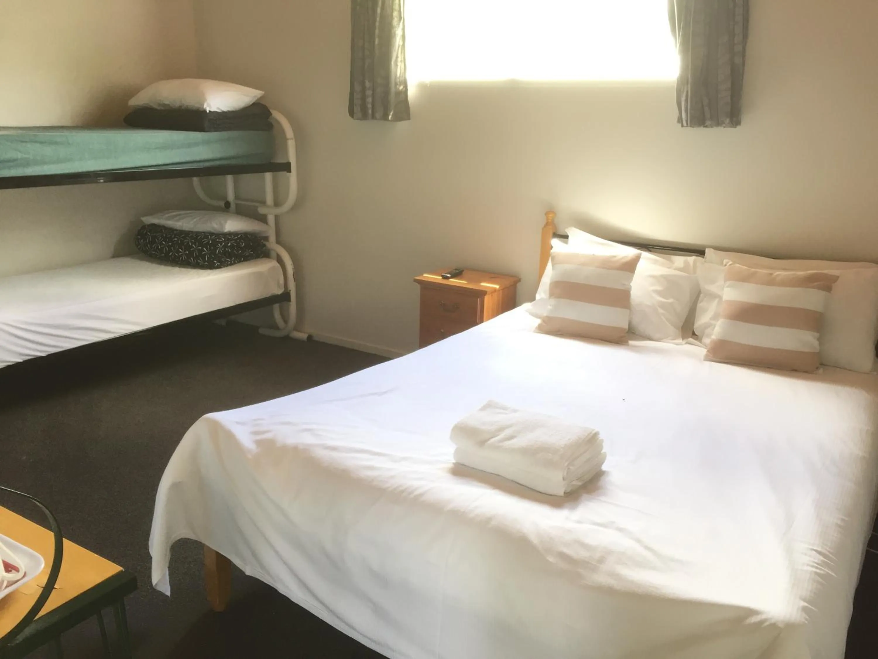 Bed, Bunk Bed in Orewa Pillows Lodge