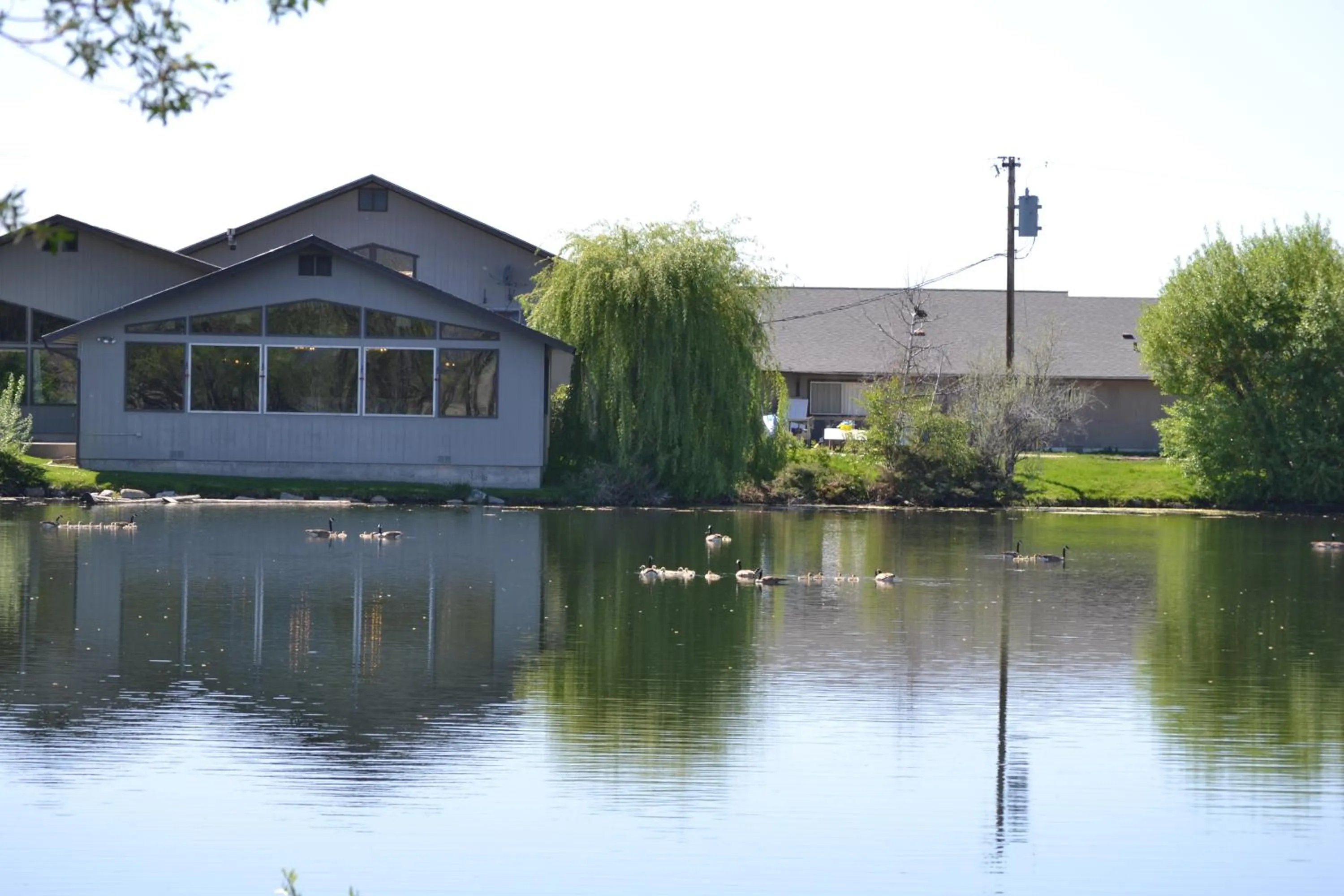 Facade/entrance in Ninepipes Lodge