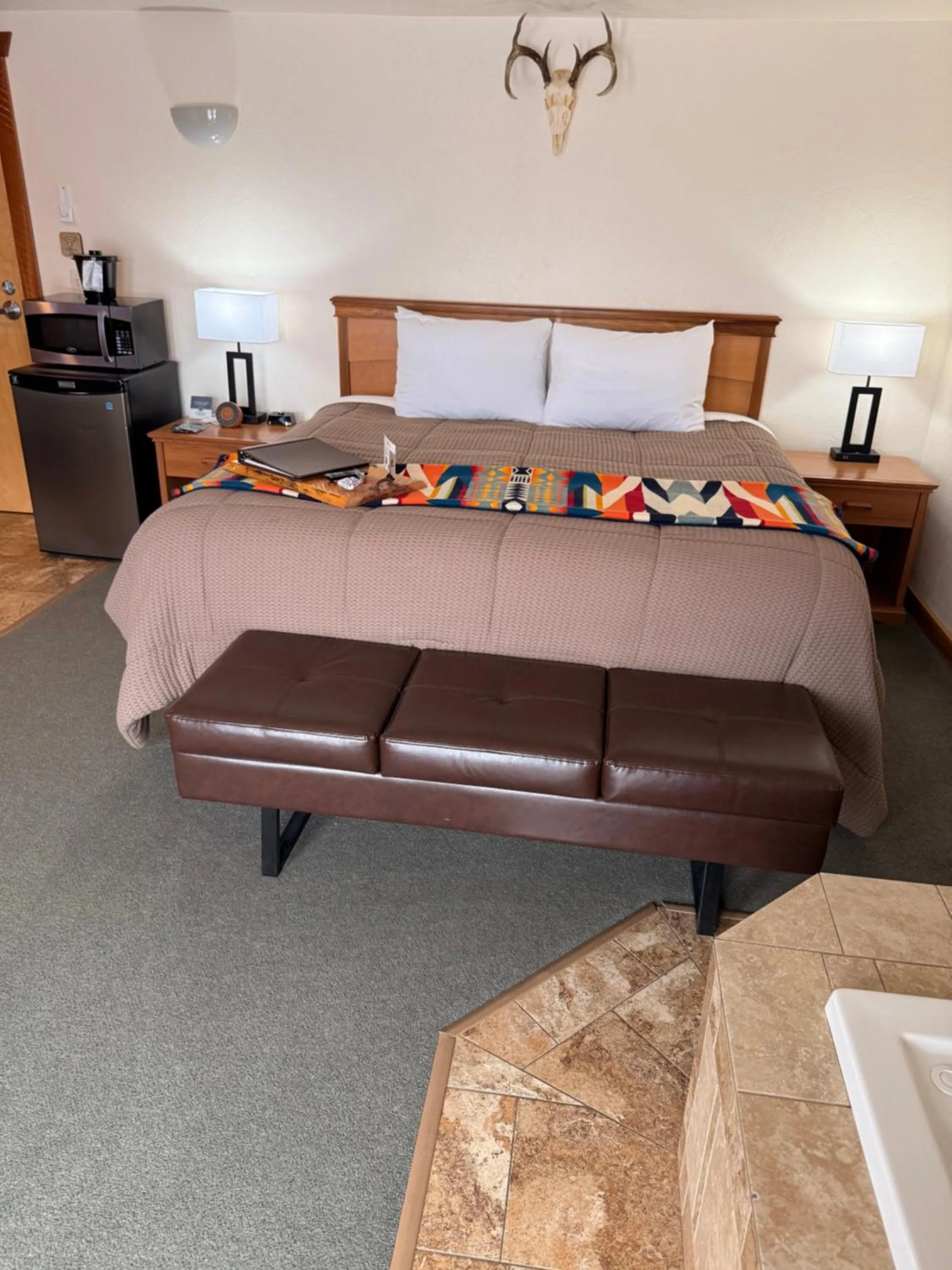 Bedroom, Bed in Ninepipes Lodge