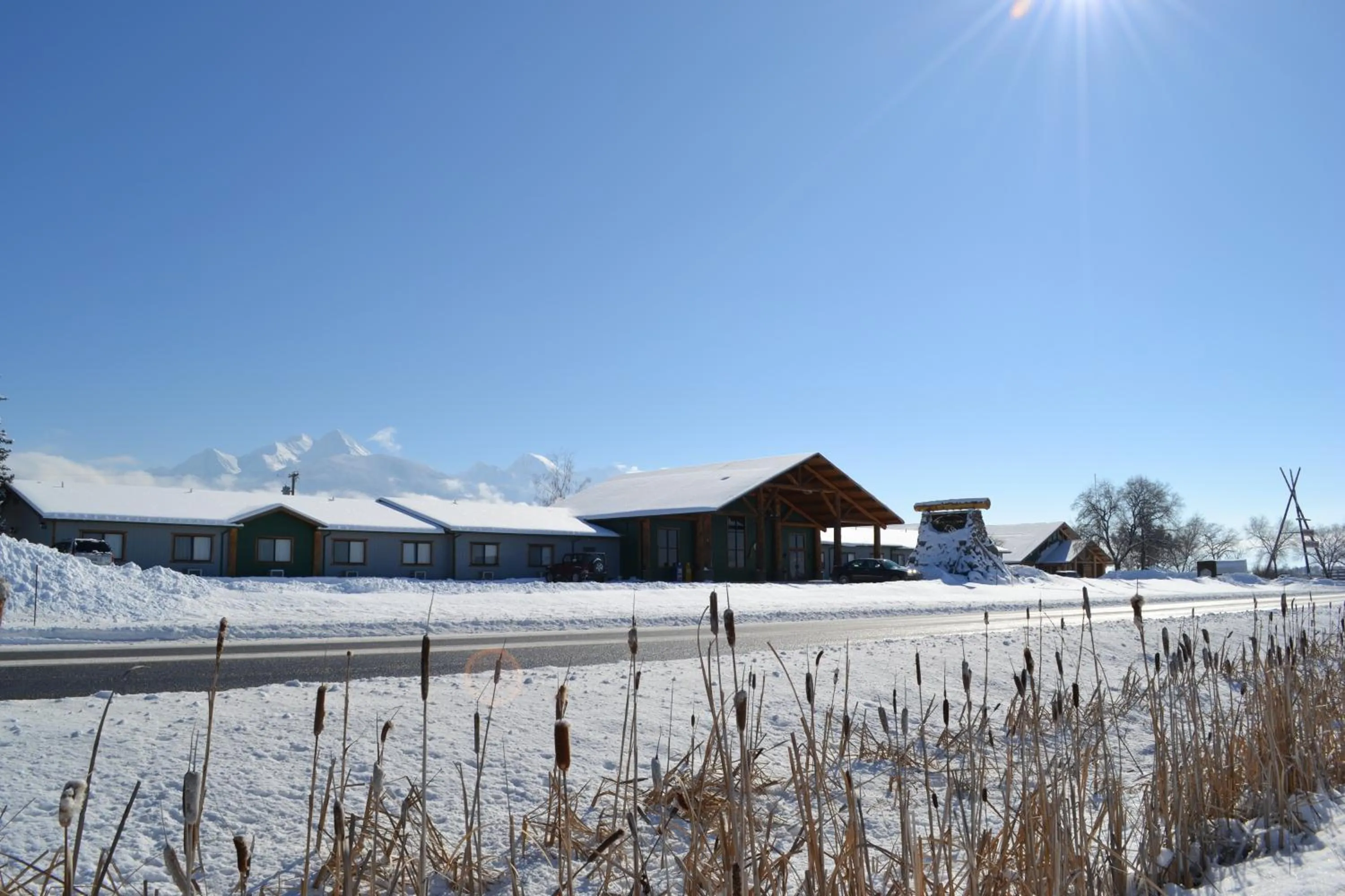 Facade/entrance in Ninepipes Lodge
