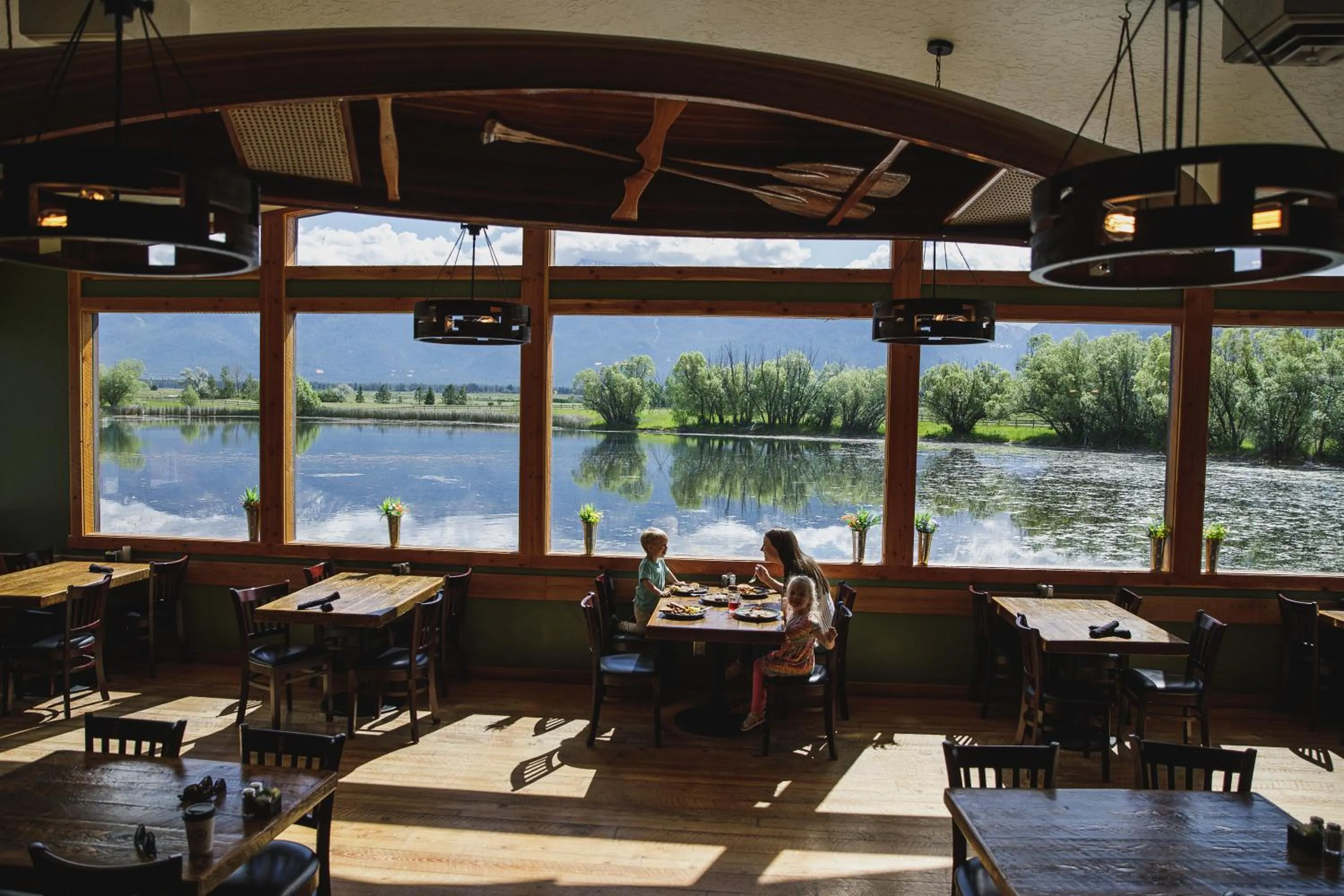 Restaurant/places to eat in Ninepipes Lodge