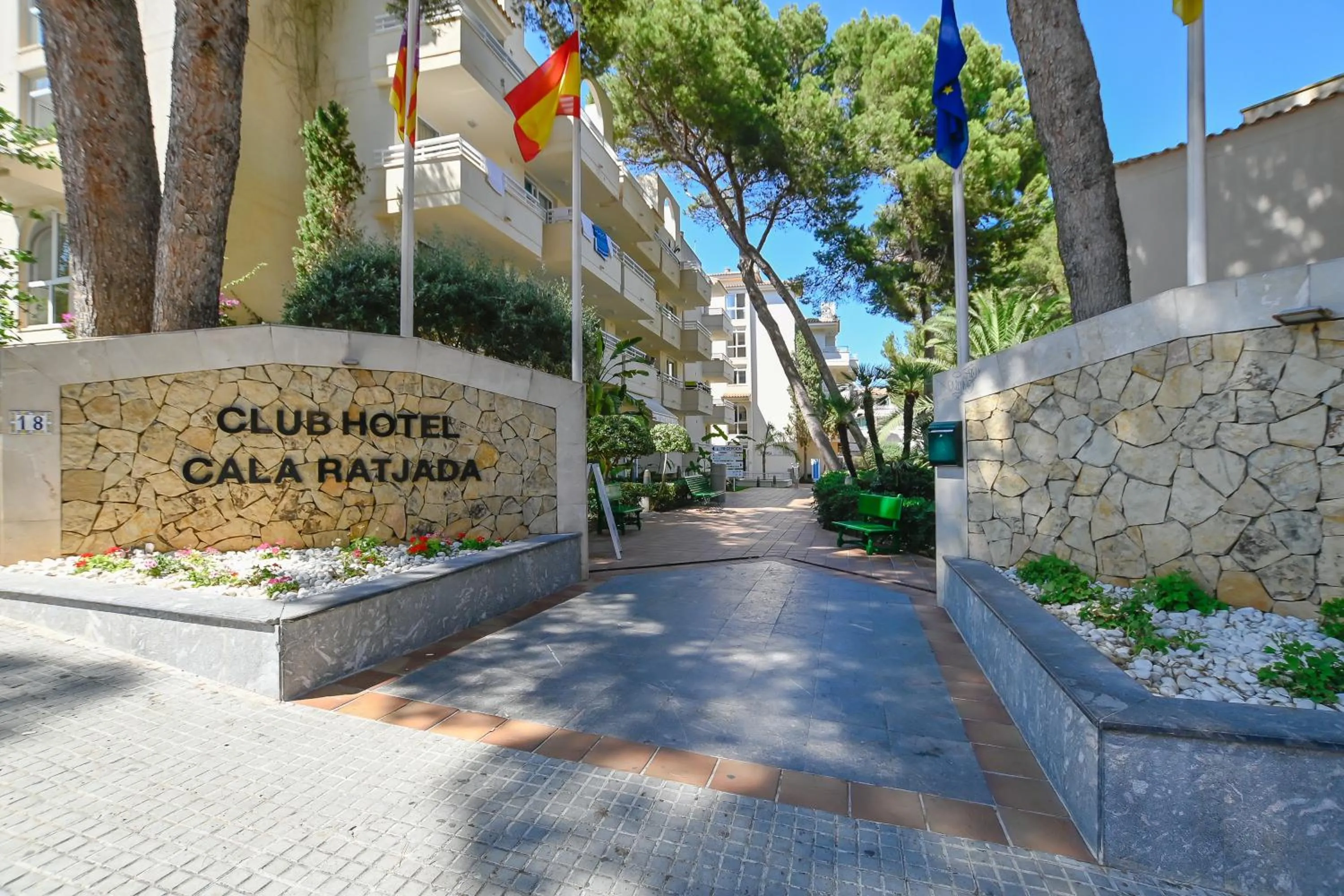 Lobby or reception in O7 Club Cala Ratjada