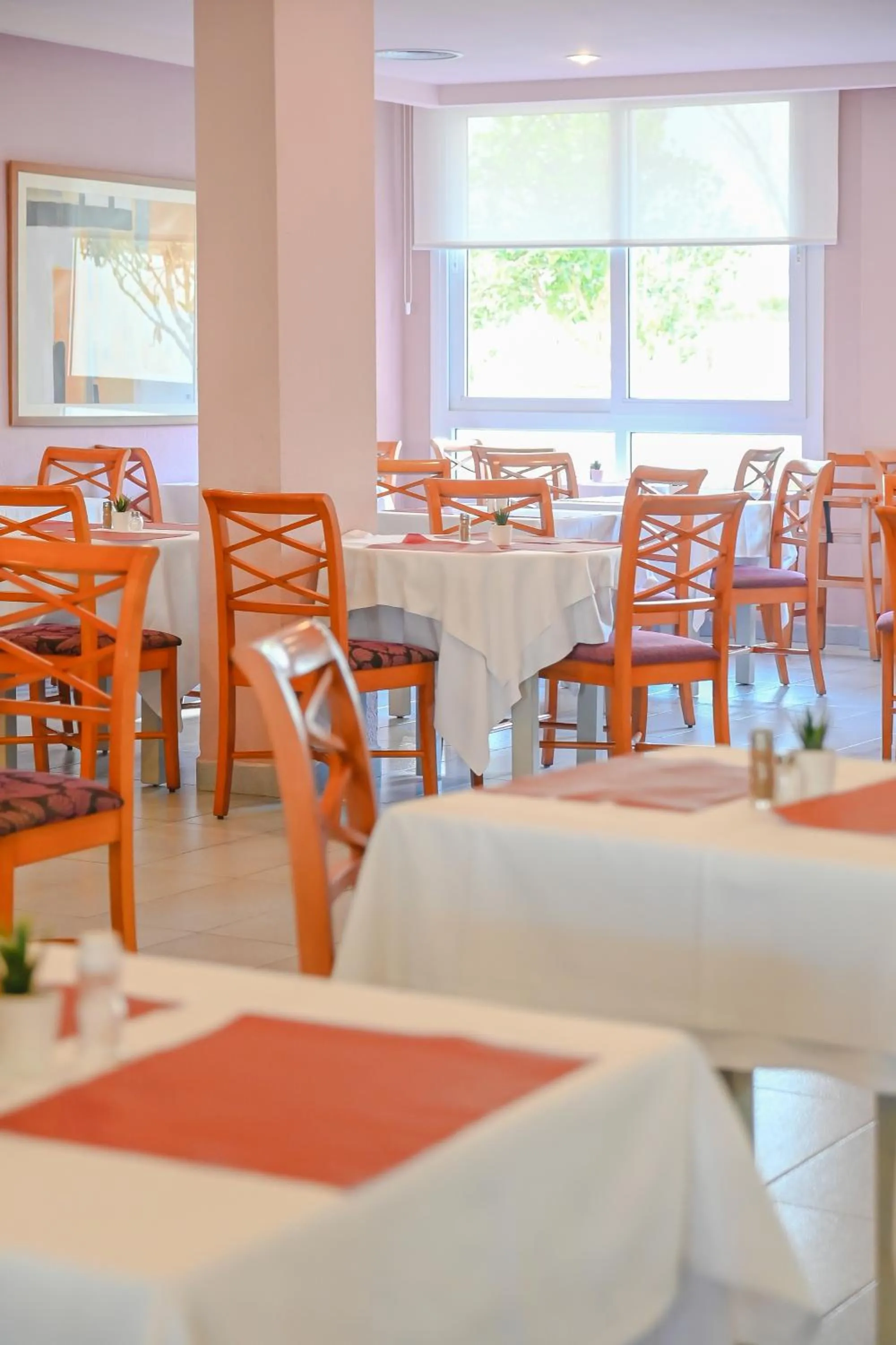 Dining area in O7 Club Cala Ratjada
