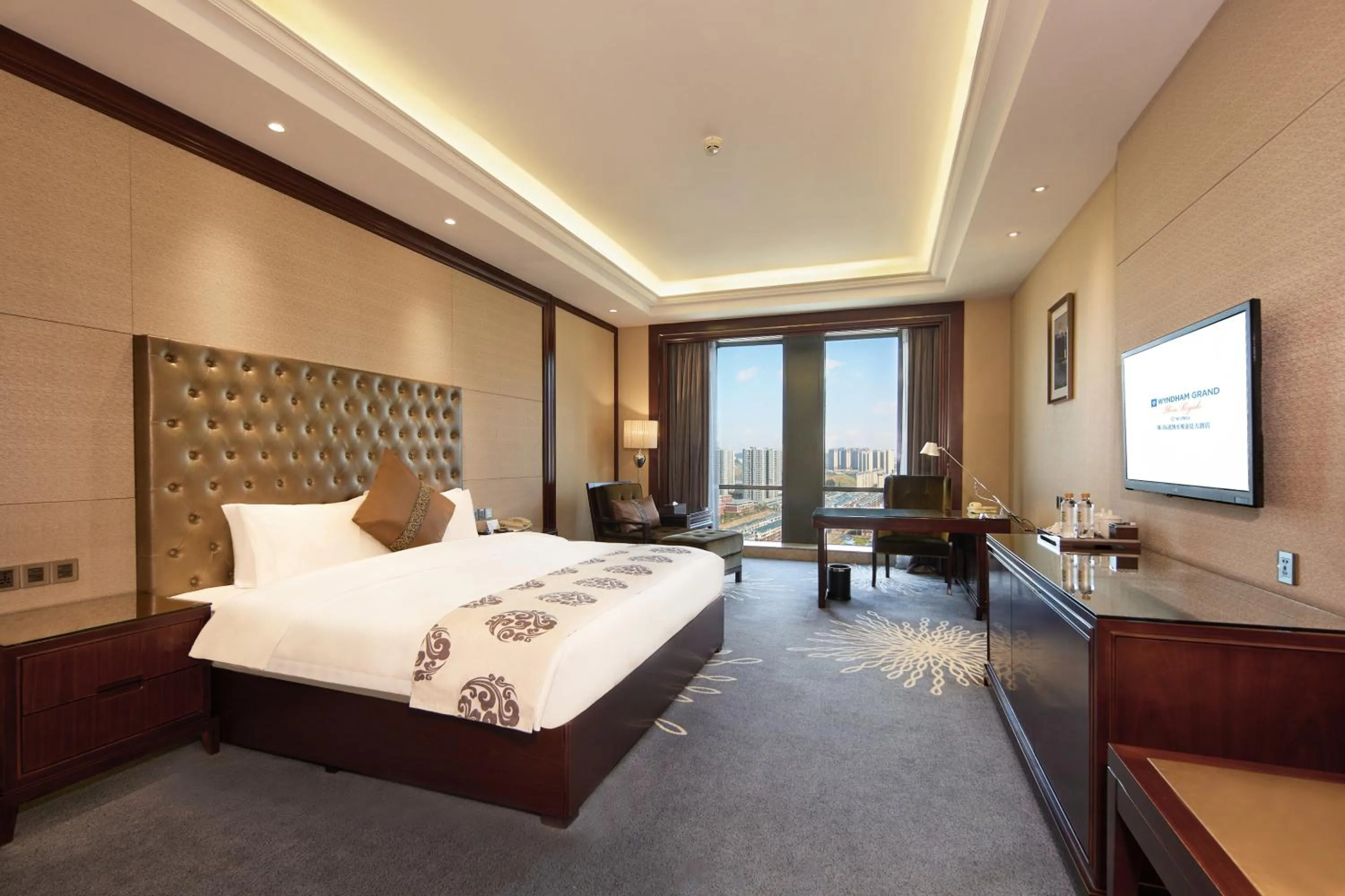 Photo of the whole room, Bed in Wyndham Grand Plaza Royale Chenzhou