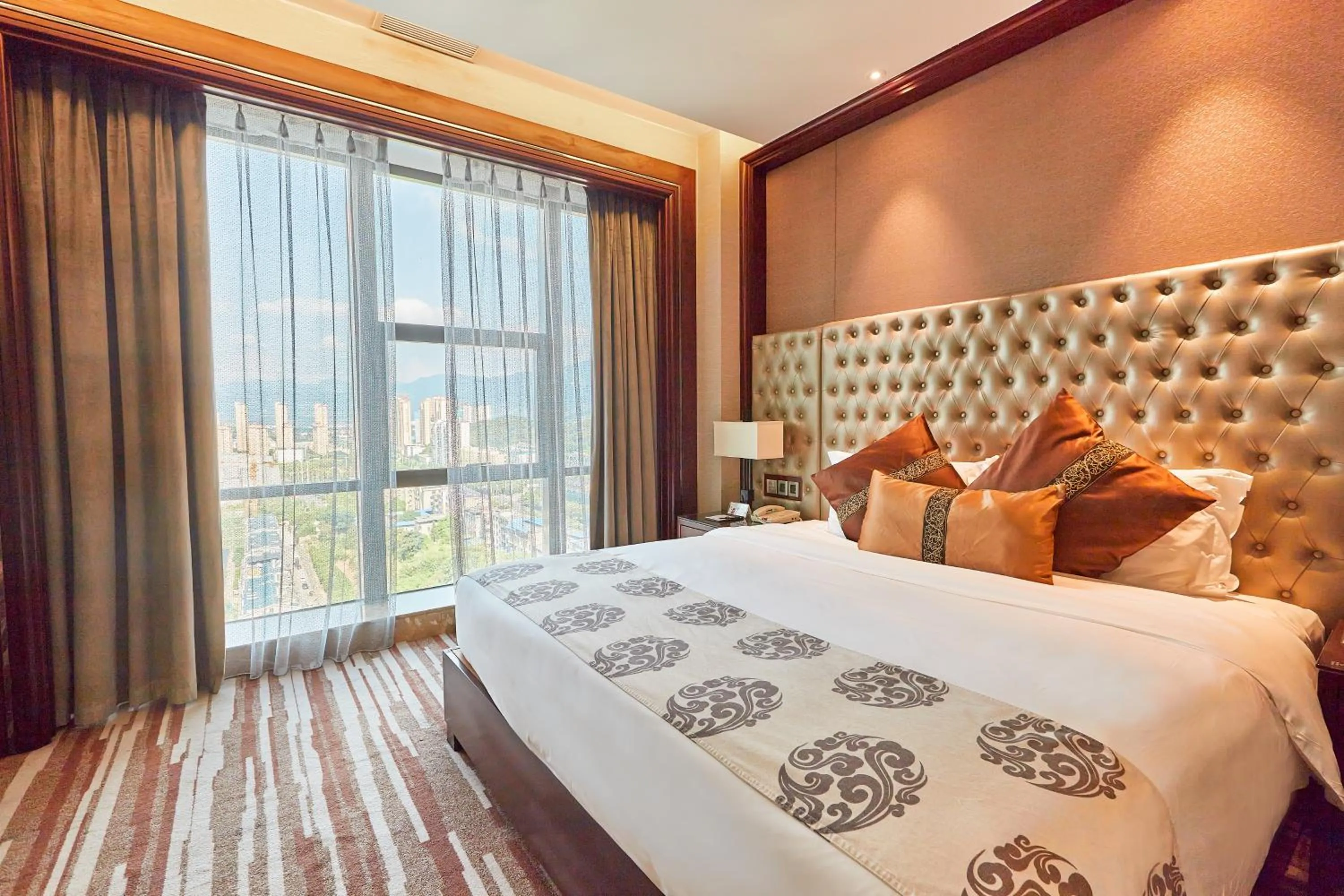 Bed in Wyndham Grand Plaza Royale Chenzhou