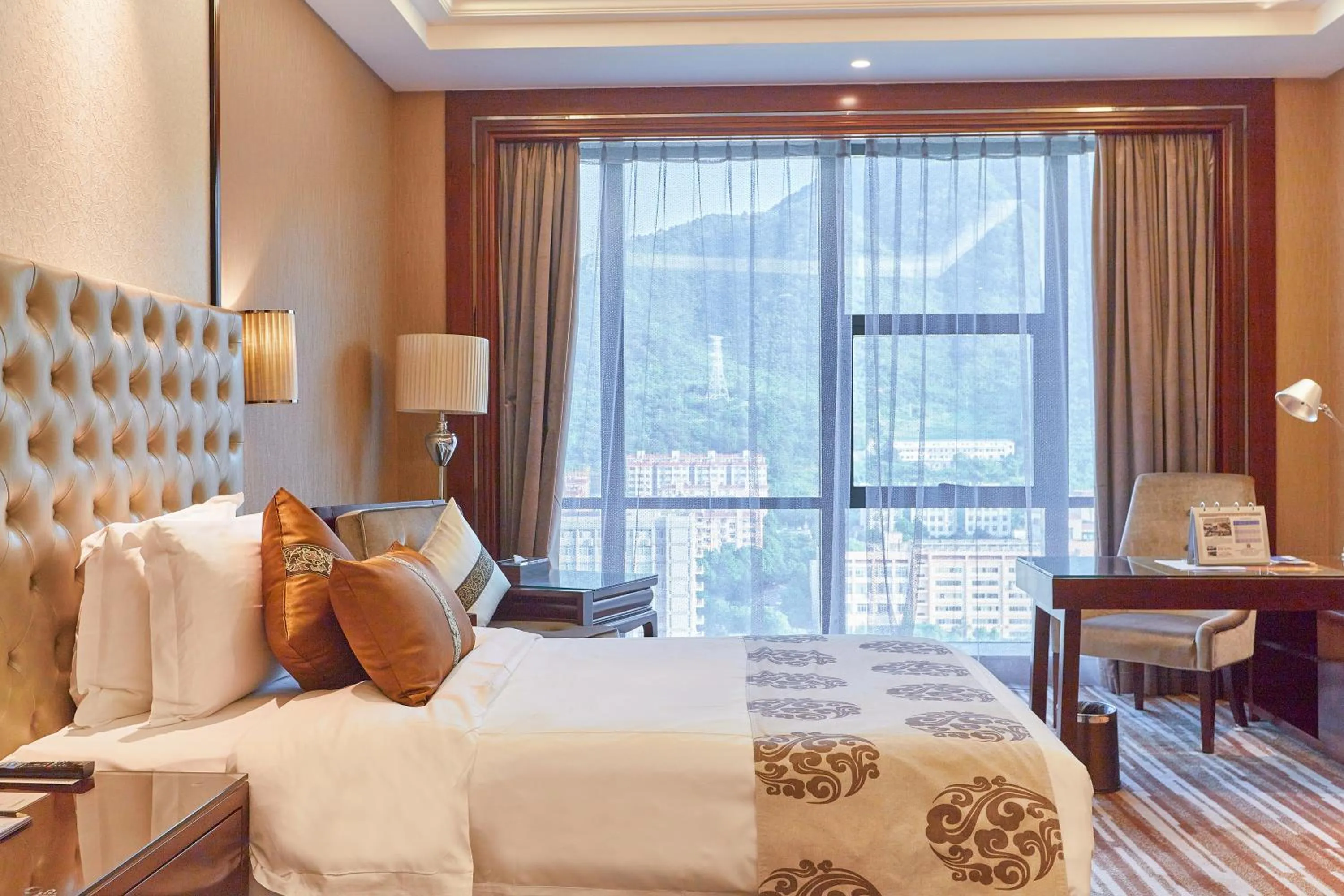 Bed in Wyndham Grand Plaza Royale Chenzhou