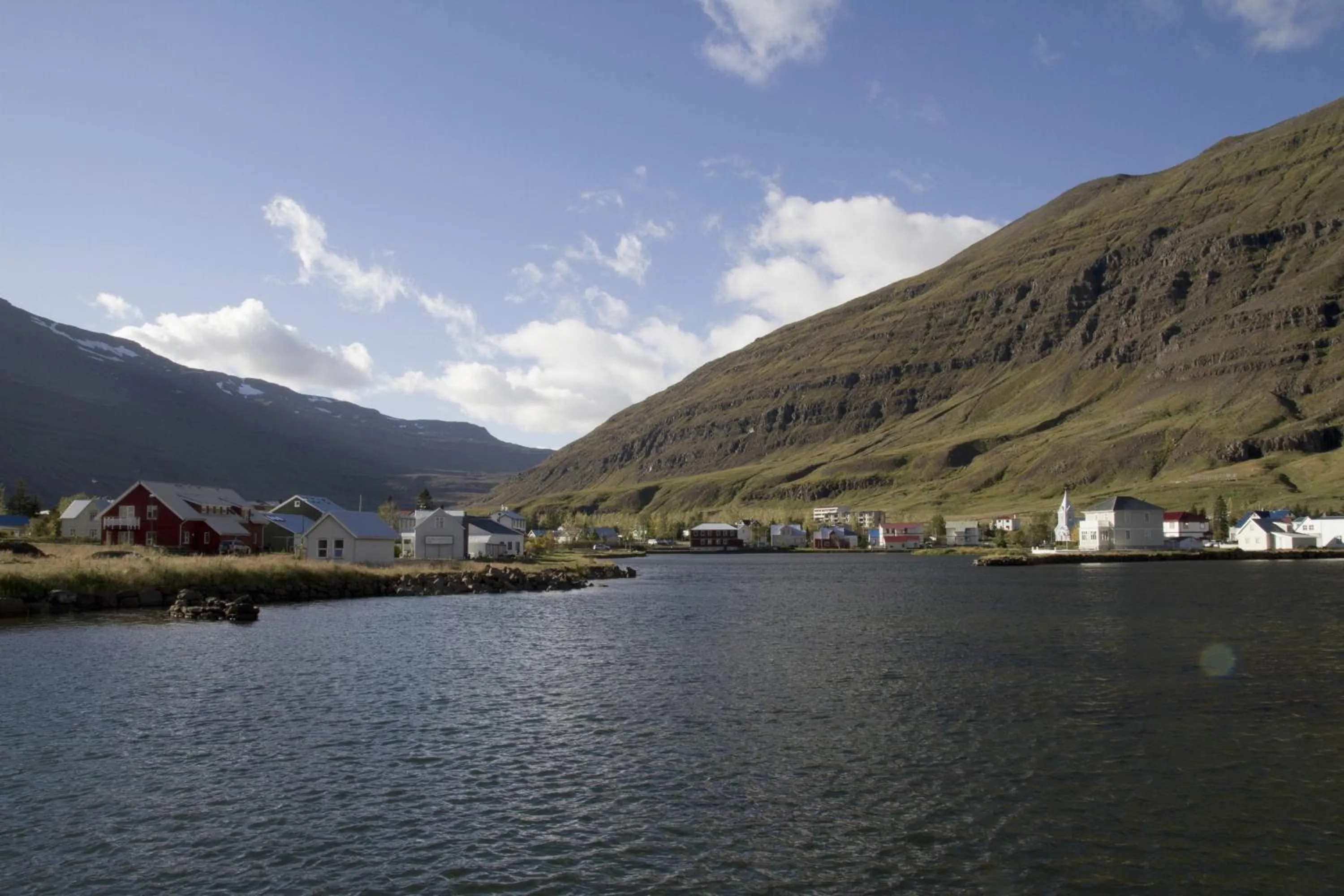 Mountain view in Lónsleira Apartments