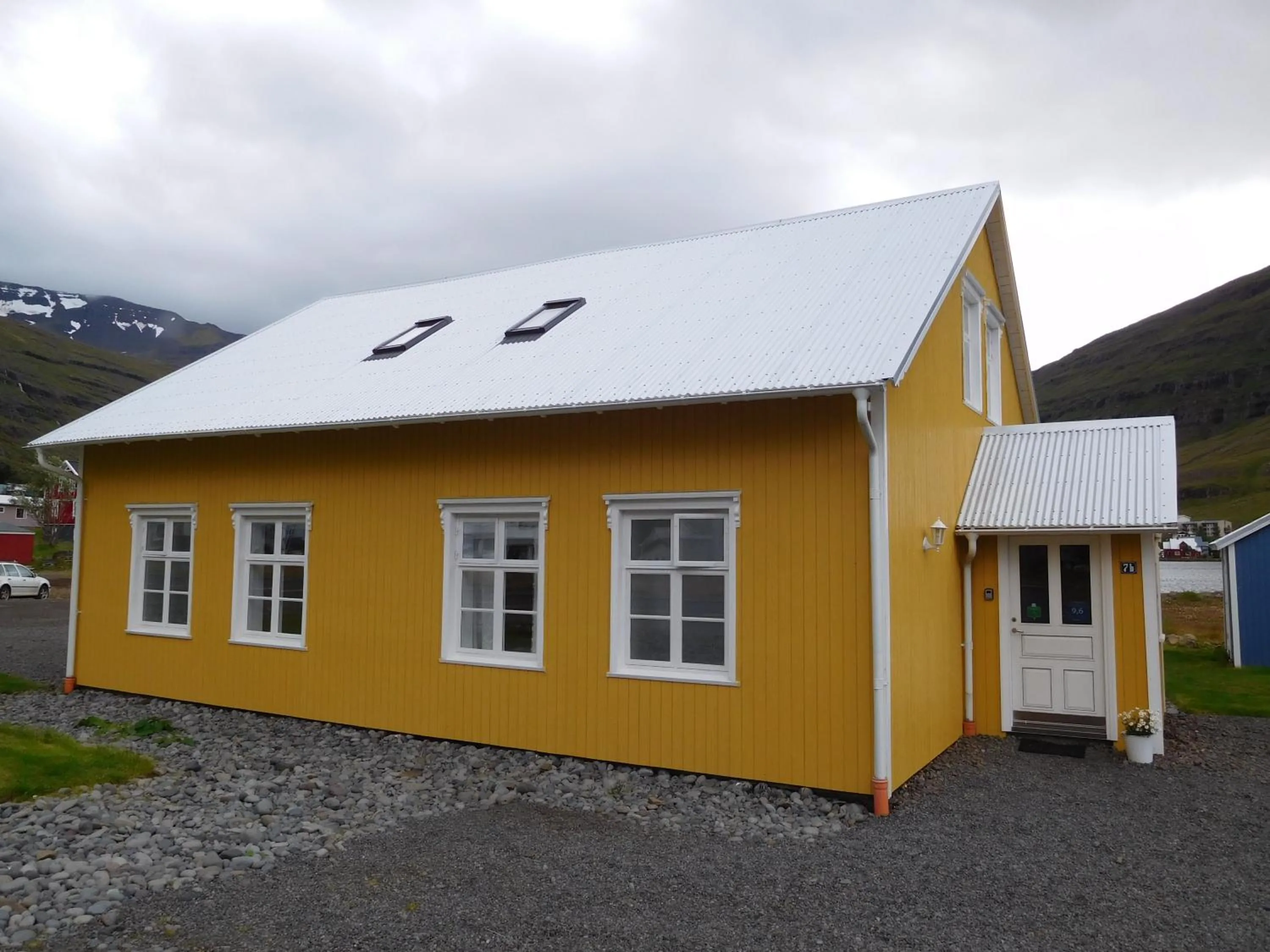 Property building in Lónsleira Apartments