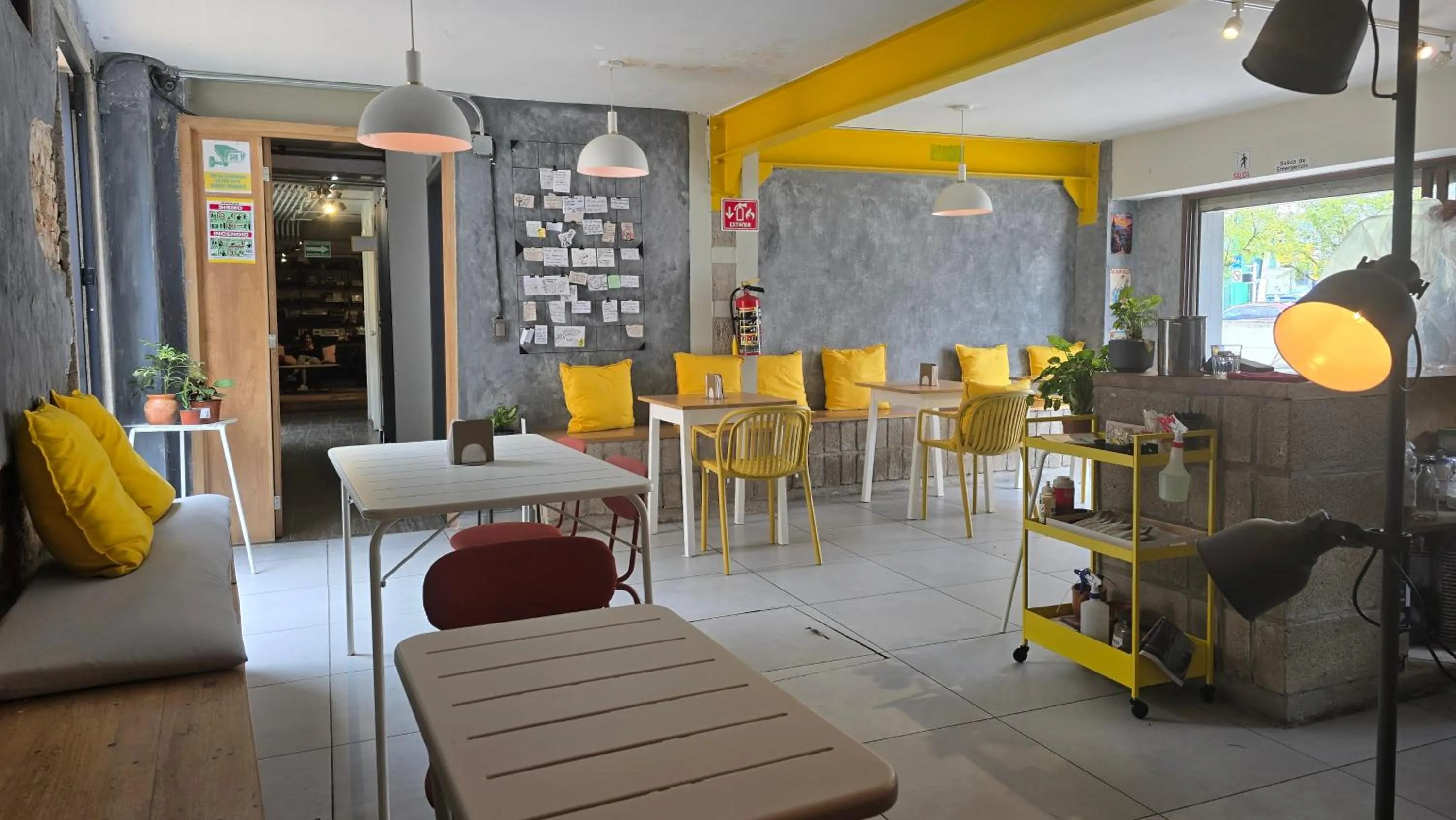 Restaurant/places to eat in Hotel NEXT