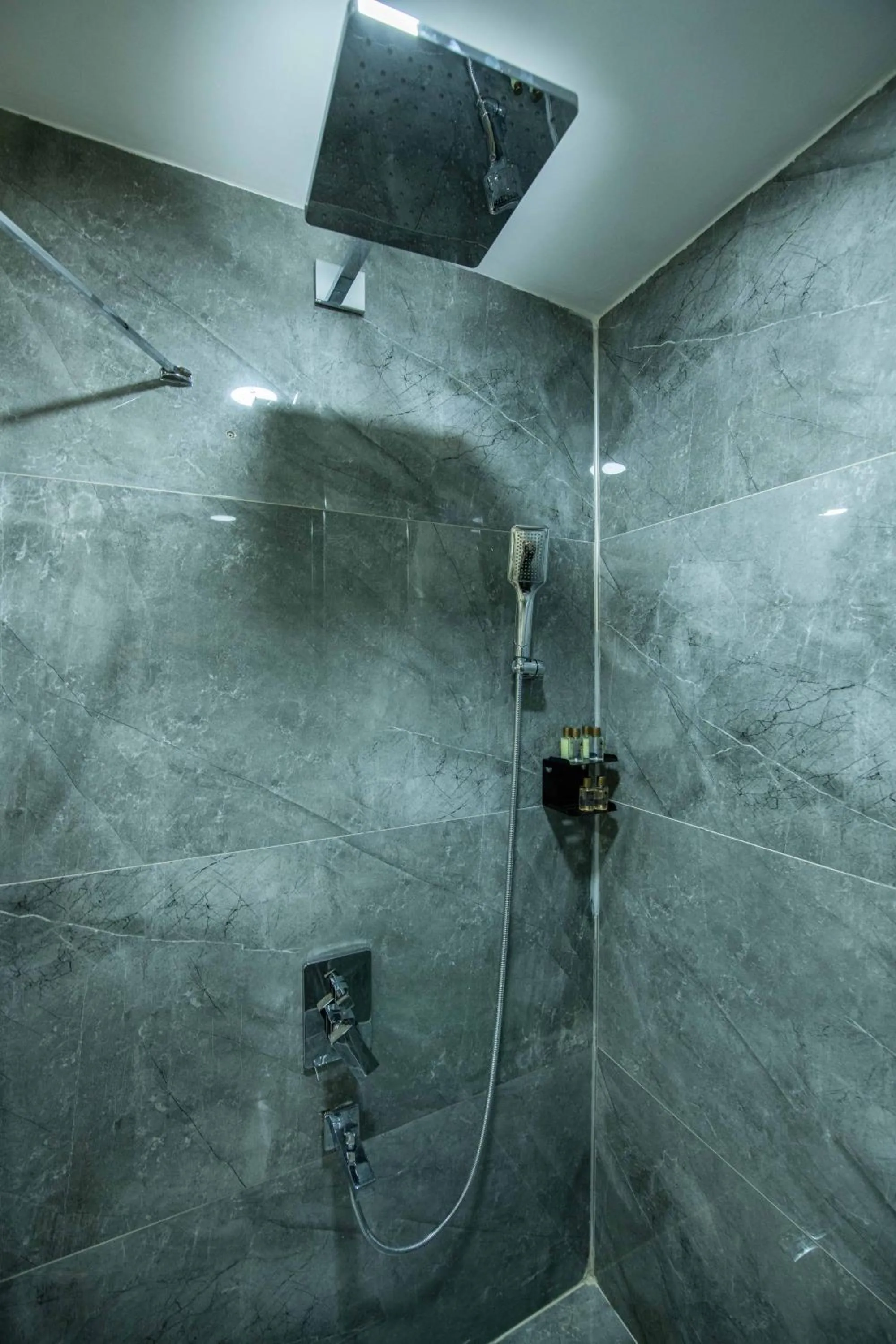 Bathroom in Ahiyan Hotel