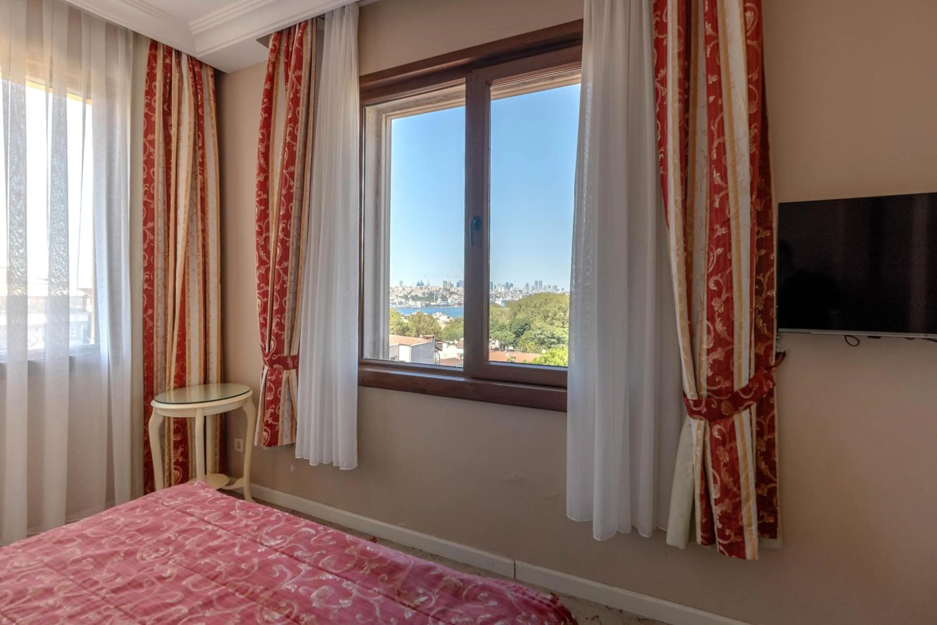 Property building, Bed in The And Hotel Sultanahmet - Special Category