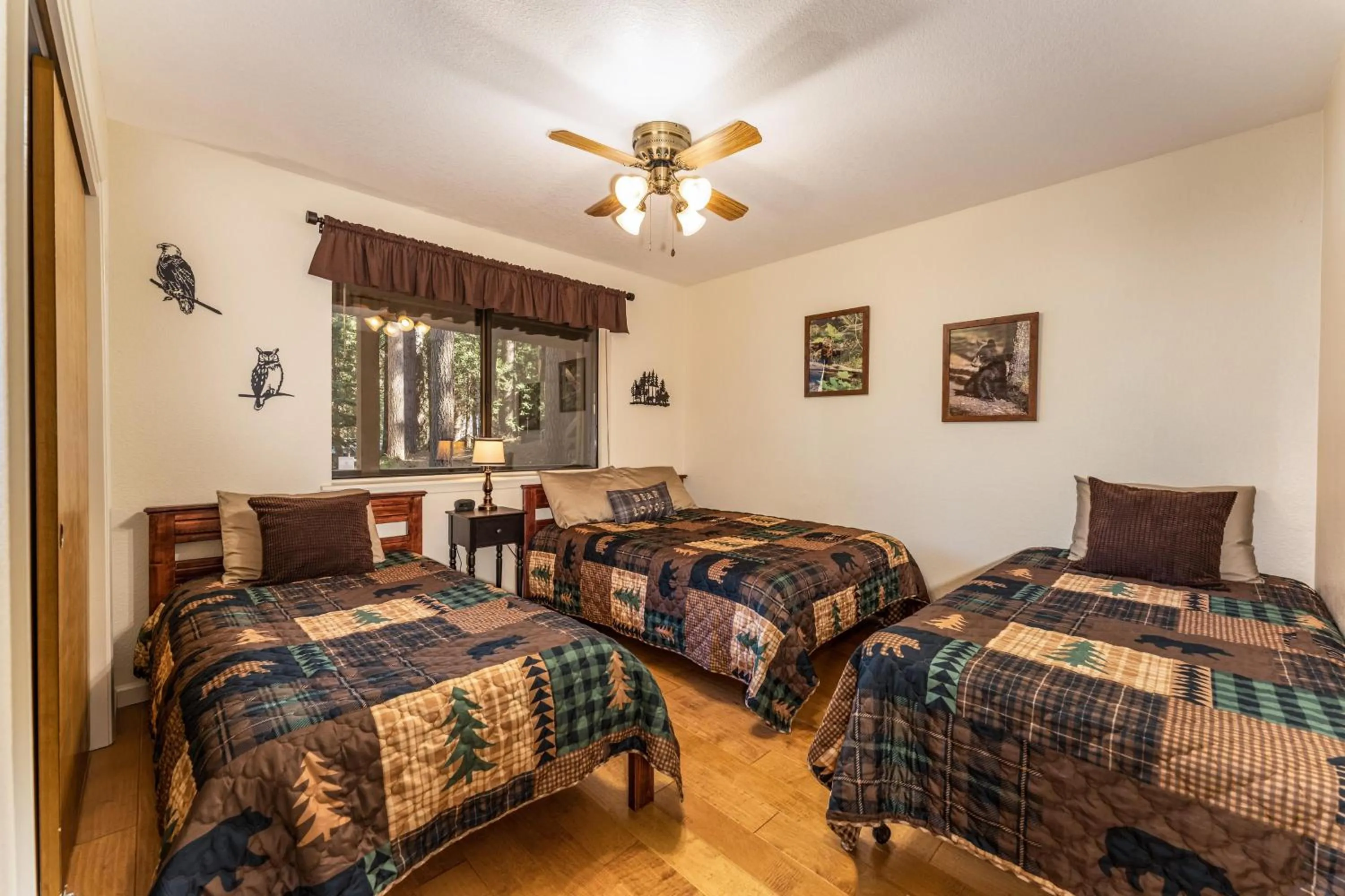 Bed in Yosemite Rendezvous