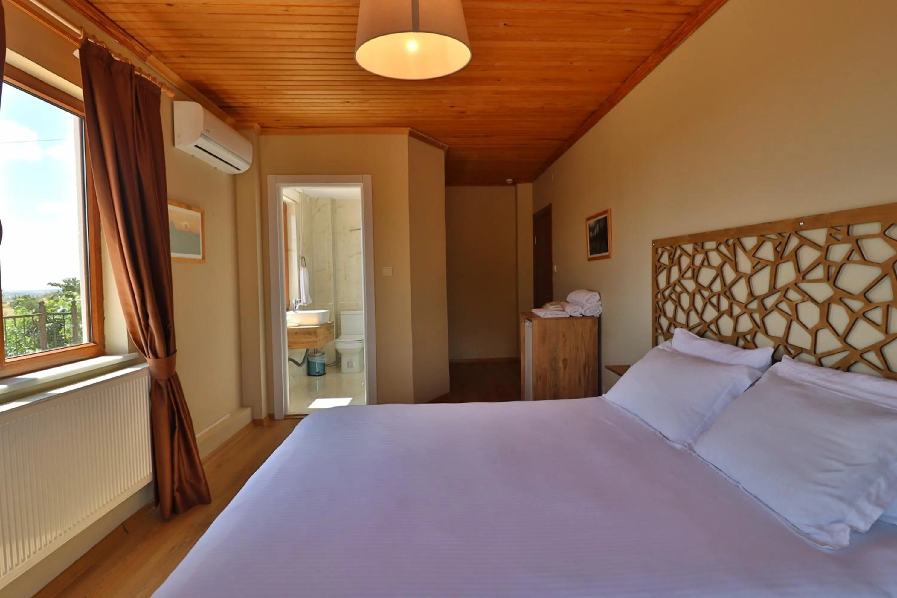 Photo of the whole room in Dessera Vineyards Hotel