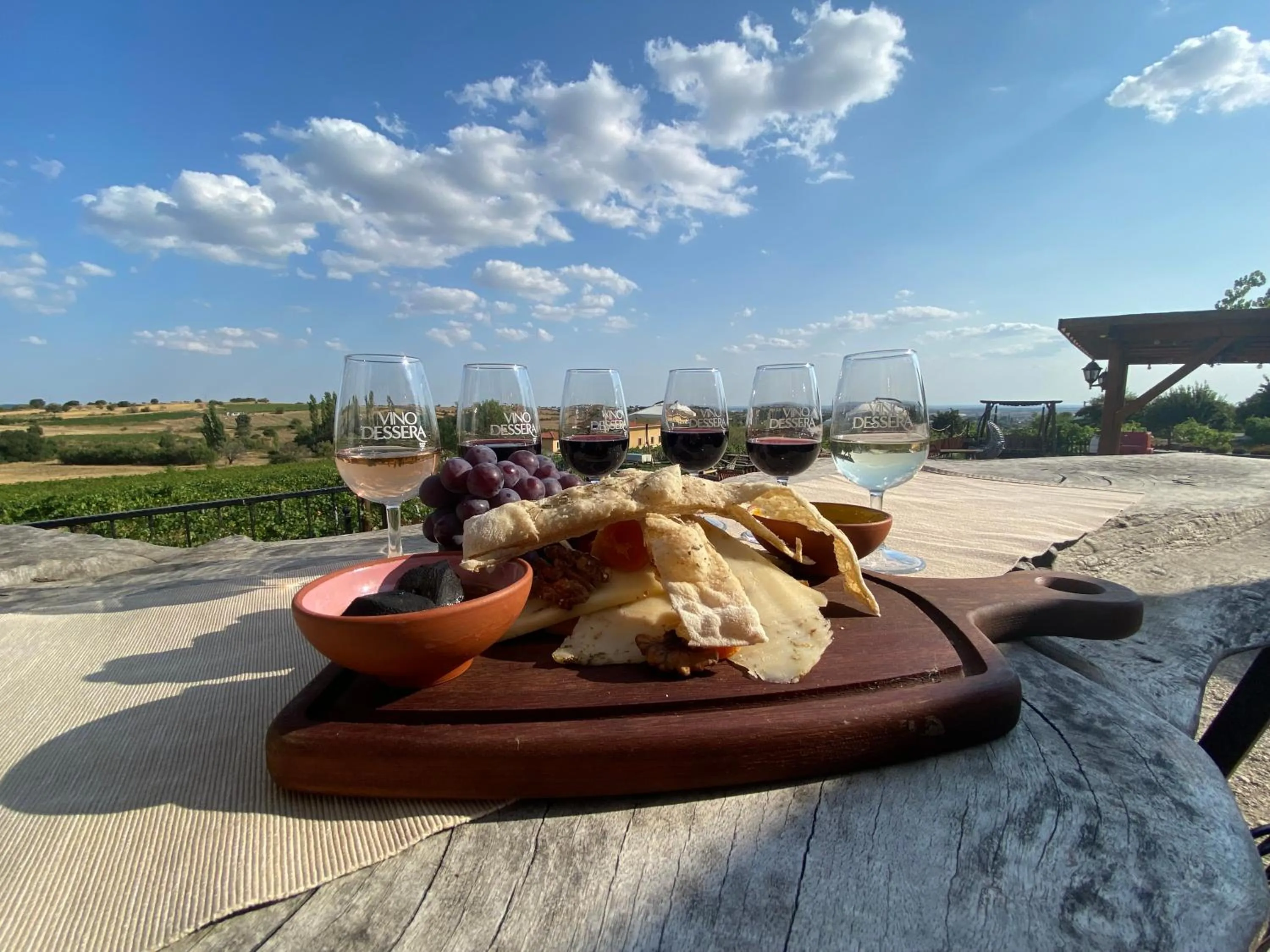 Food and drinks in Dessera Vineyards Hotel