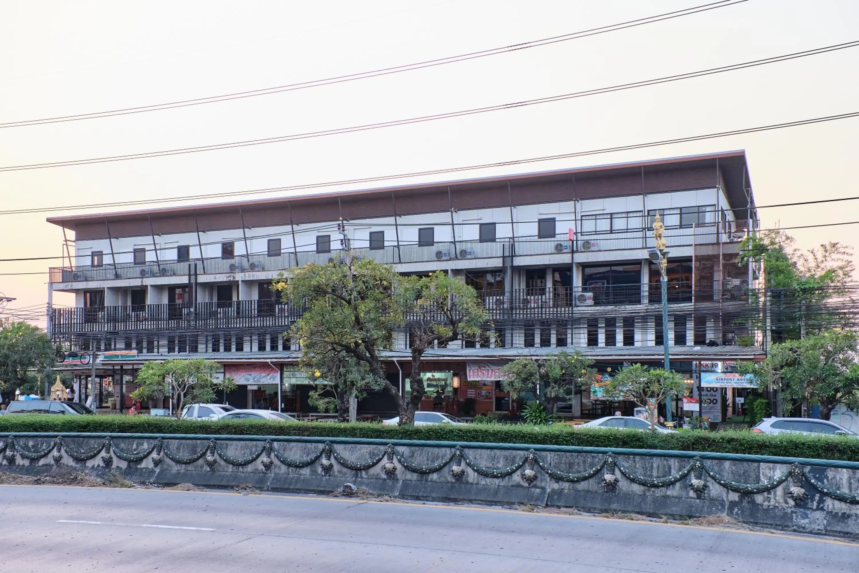 Property building in Bkk39 Airport hotel
