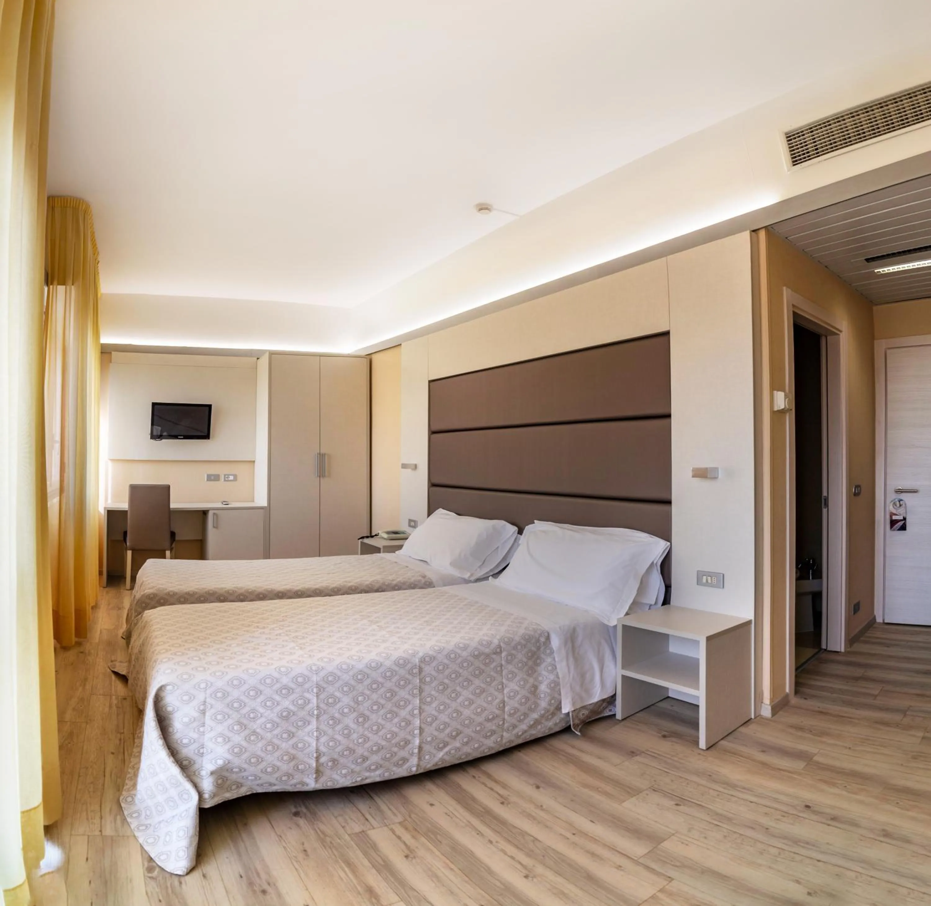 Photo of the whole room, Bed in Hotel Elisabeth Due