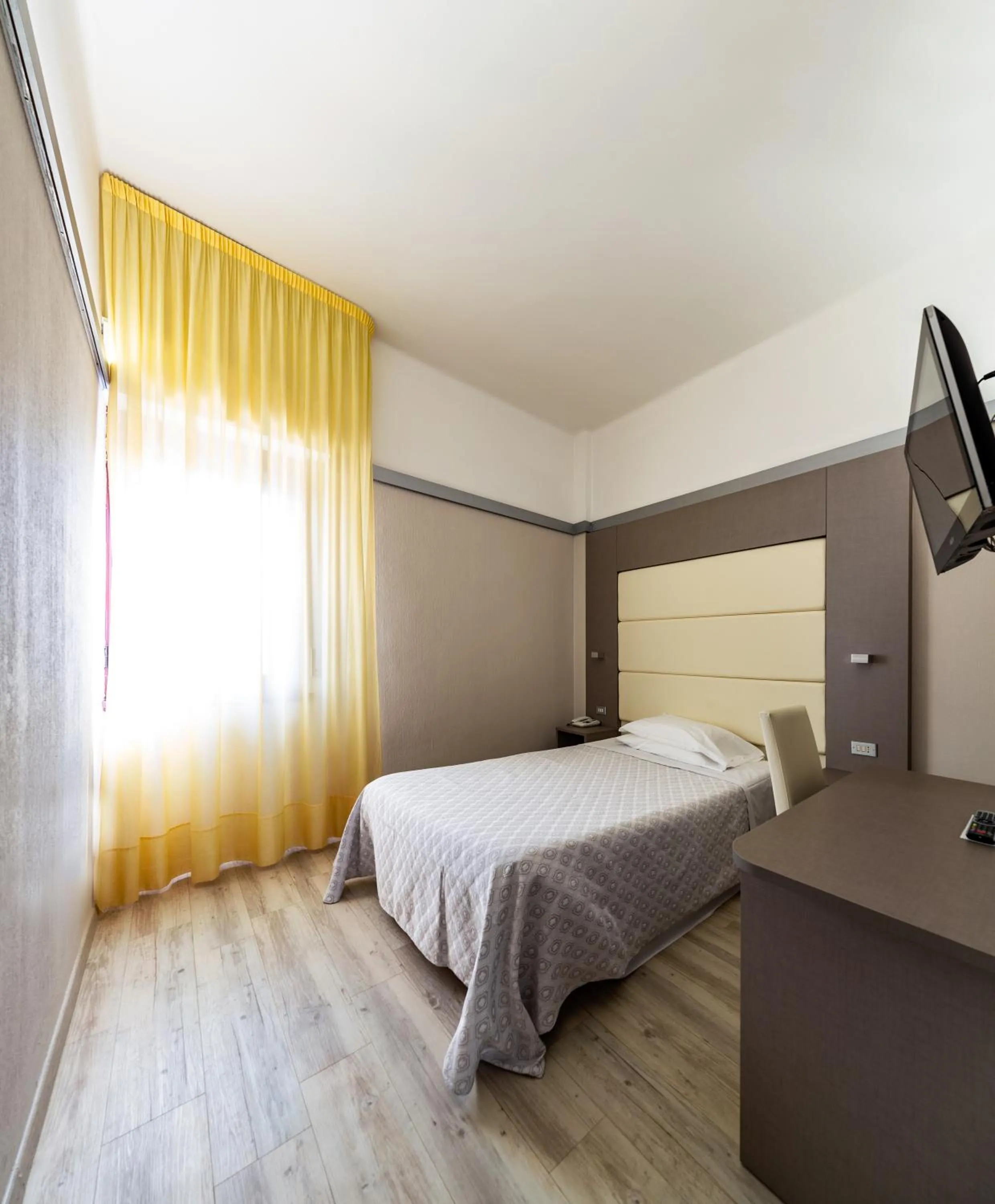 Photo of the whole room, Bed in Hotel Elisabeth Due