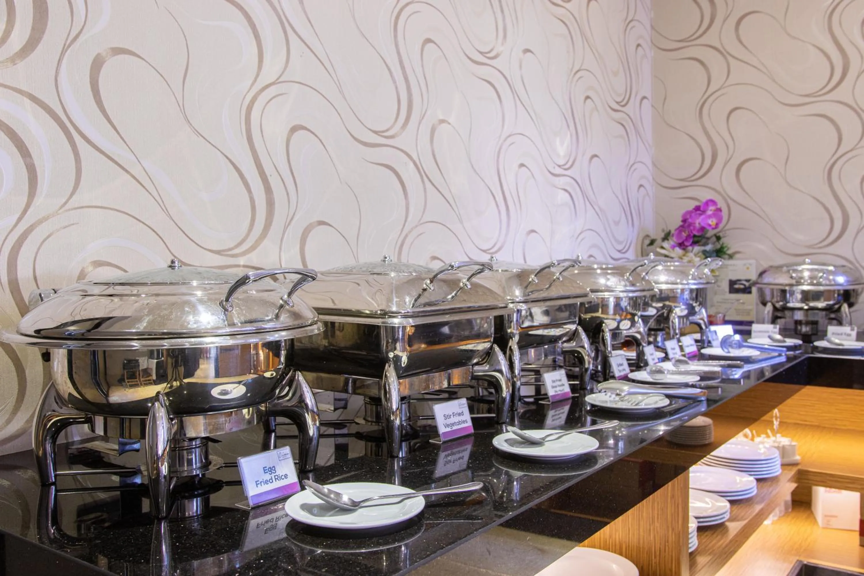 Restaurant/places to eat in Hotel Icon Bangkok Sukhumvit 2