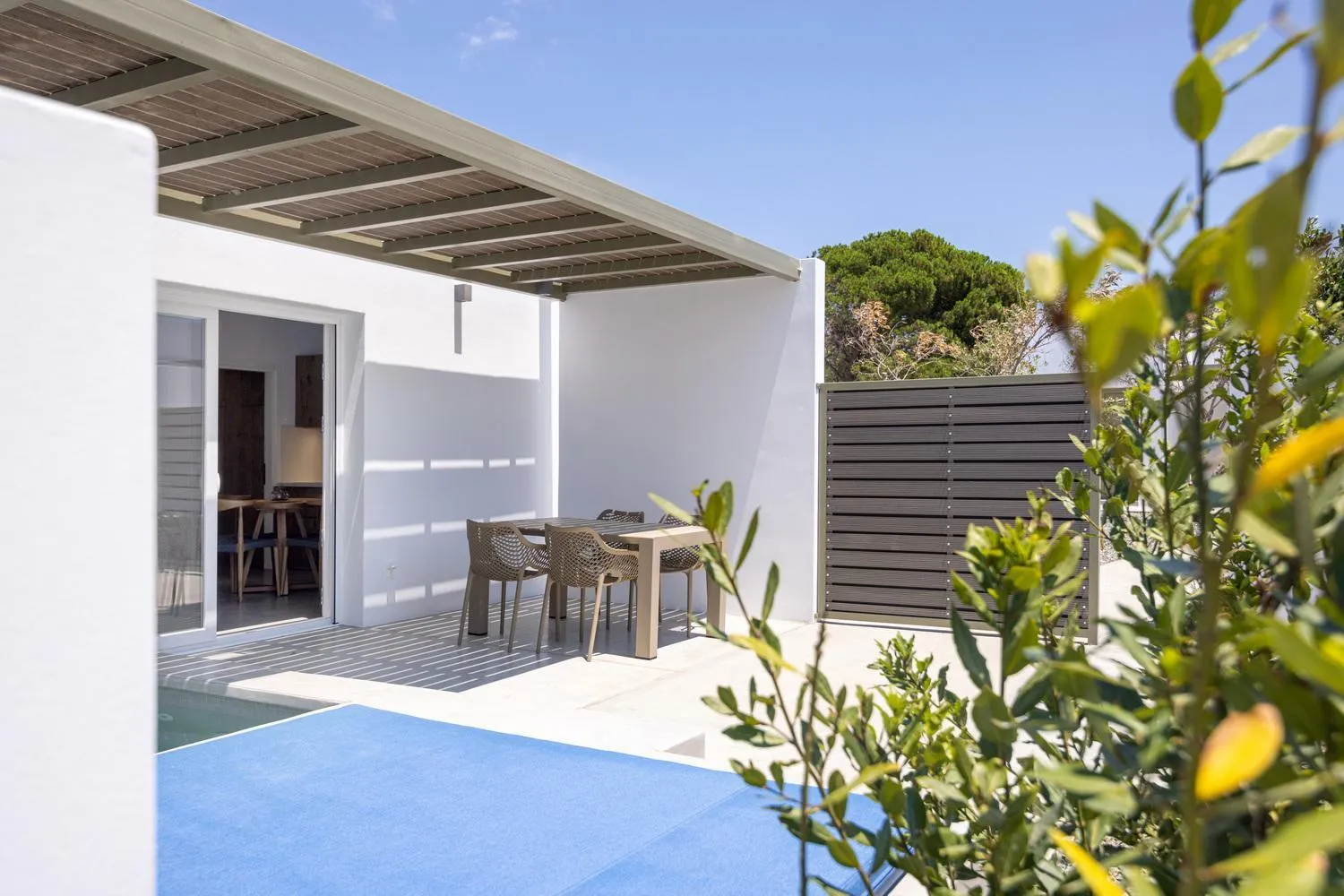 Patio in White Holidays Project