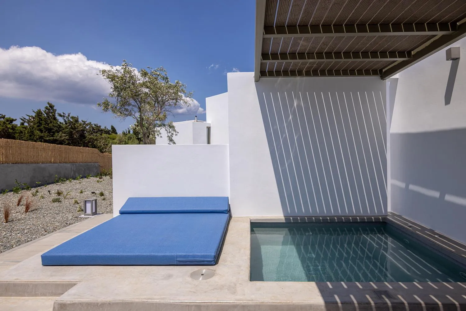 Patio in White Holidays Project