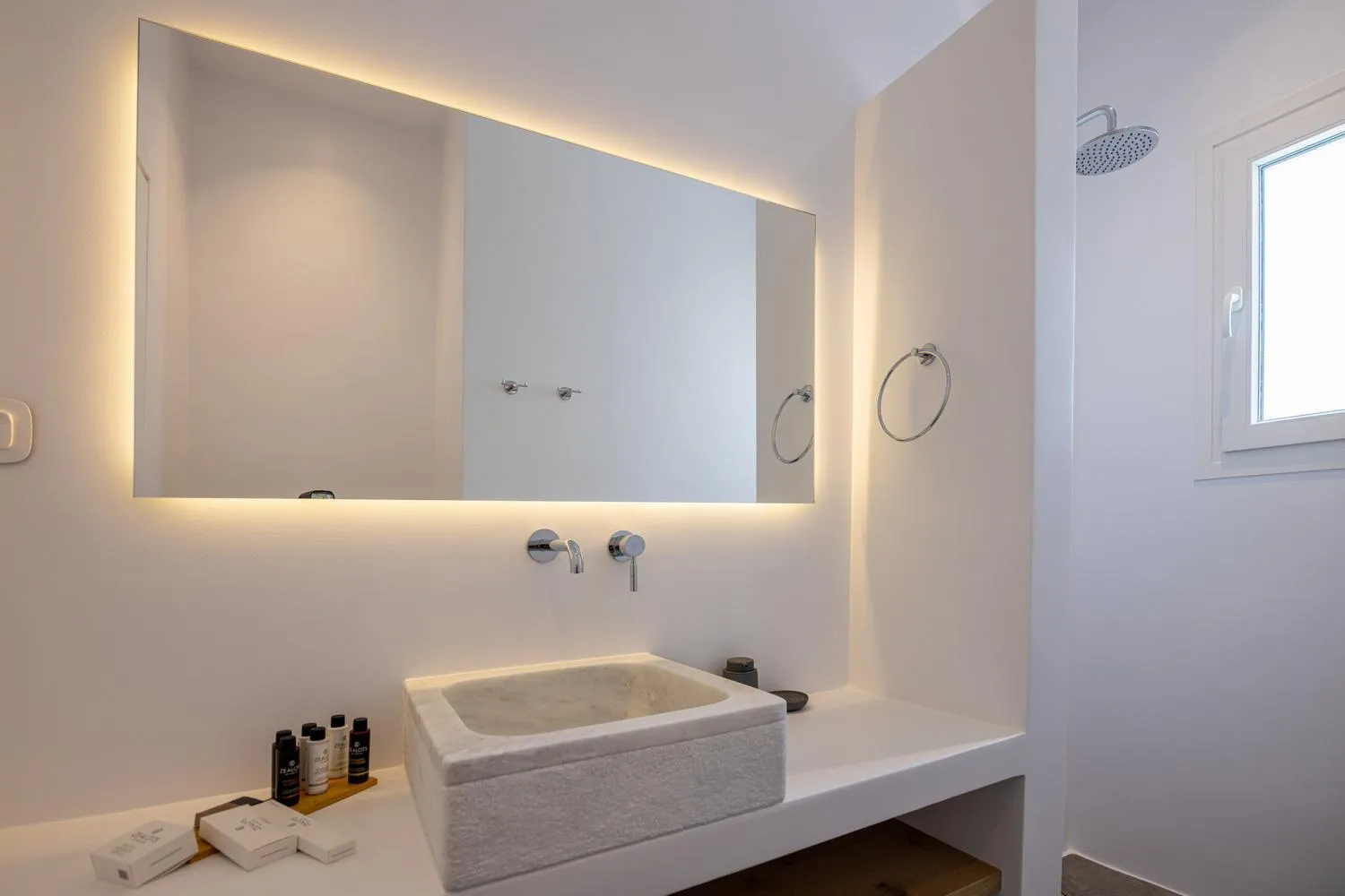 Bathroom in White Holidays Project