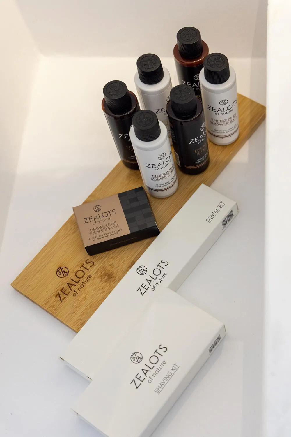 Bathroom in White Holidays Project