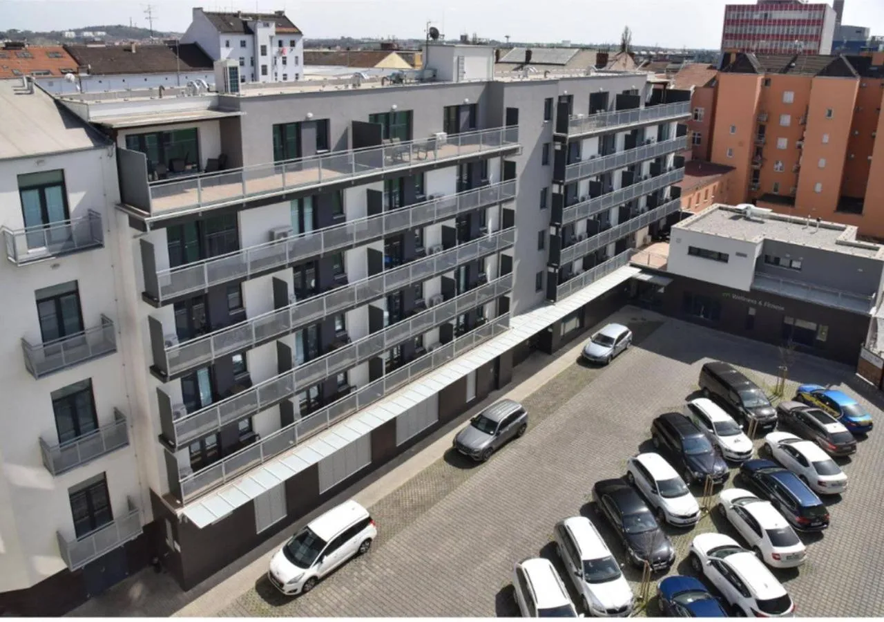 Parking in eFi Palace Hotel