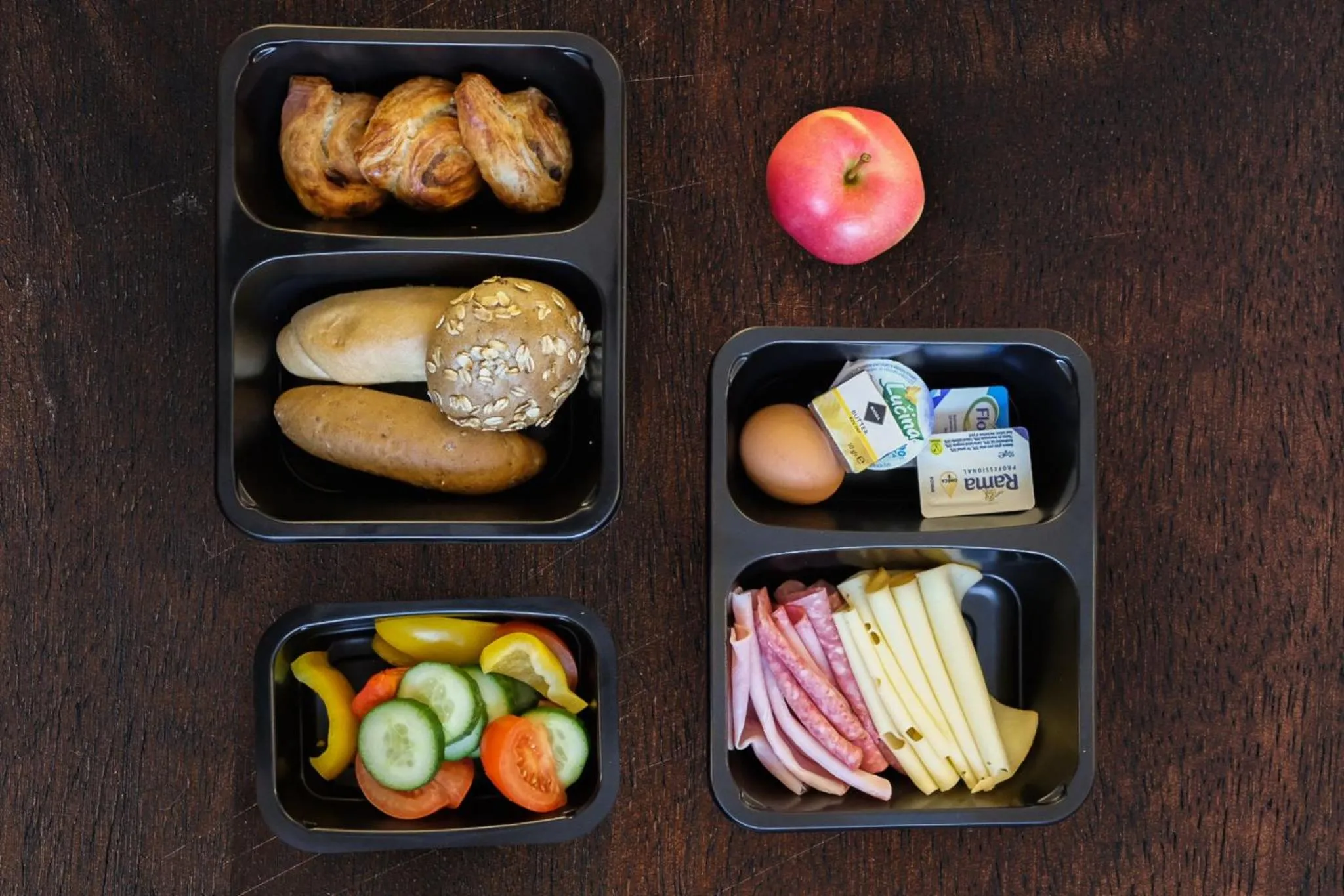 Breakfast in eFi Palace Hotel