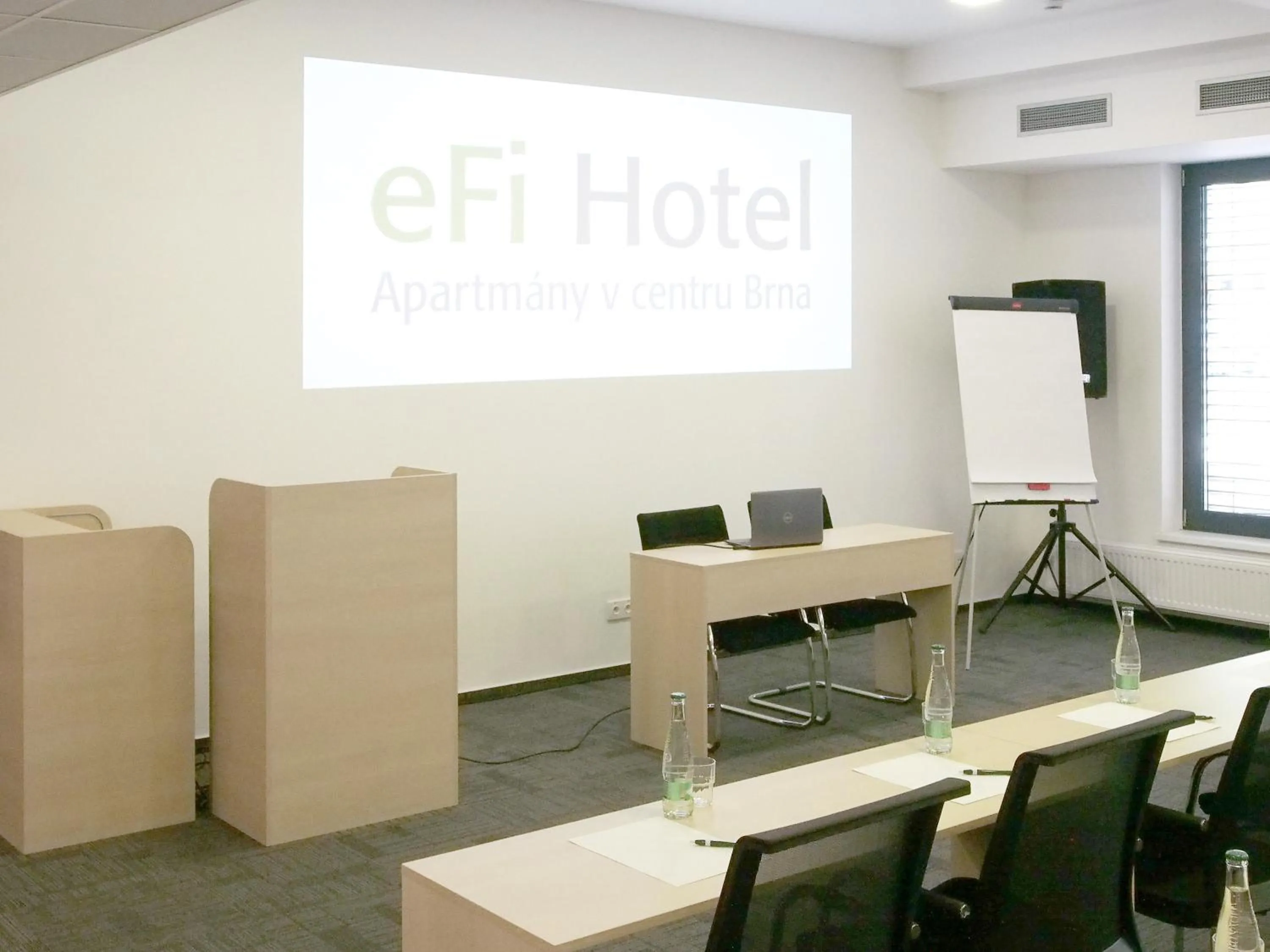 Business facilities in eFi Palace Hotel