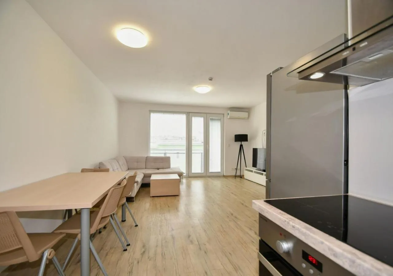 Balcony/Terrace in eFi Palace Hotel