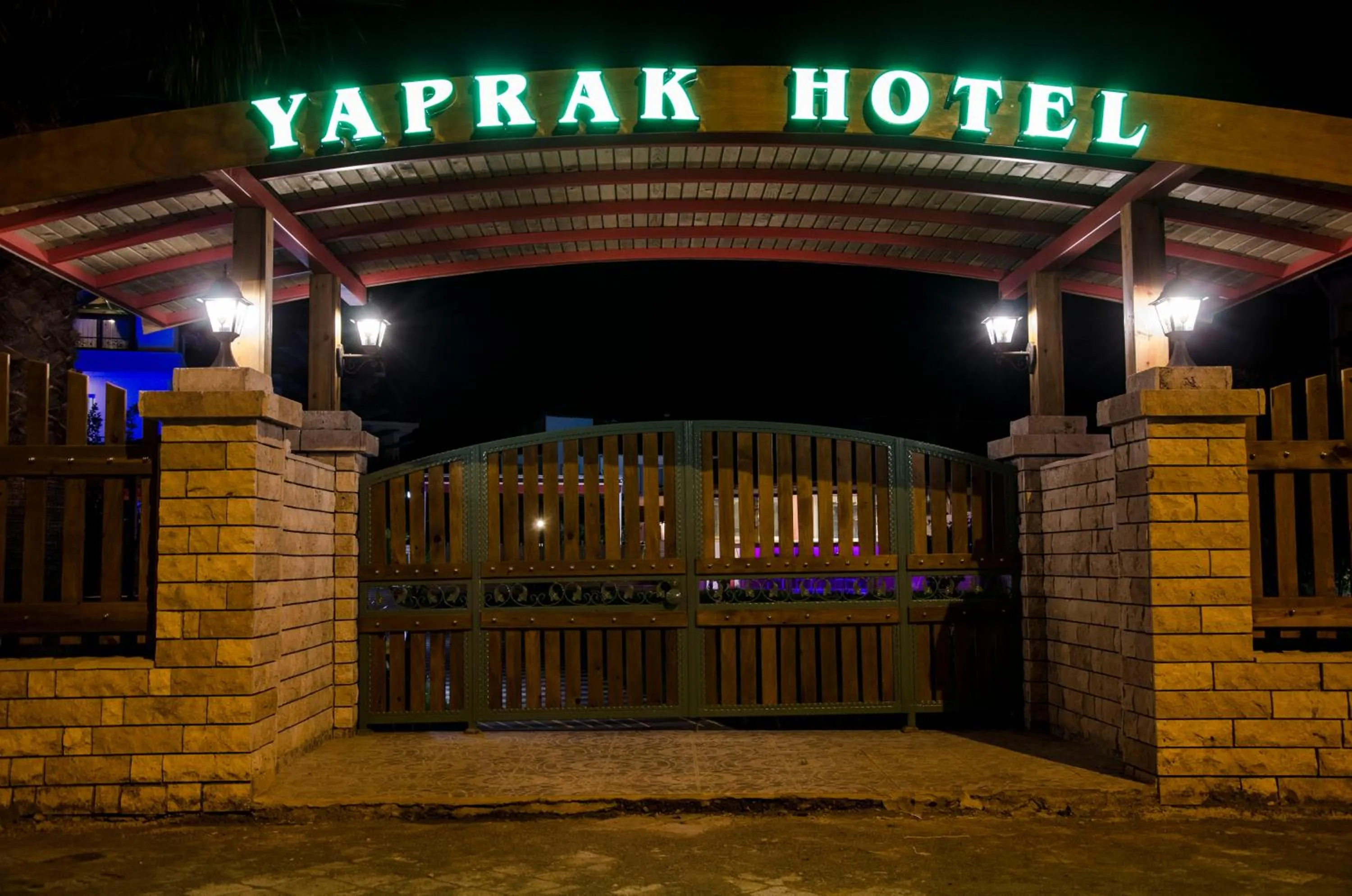 Facade/entrance in Yaprak Hotel