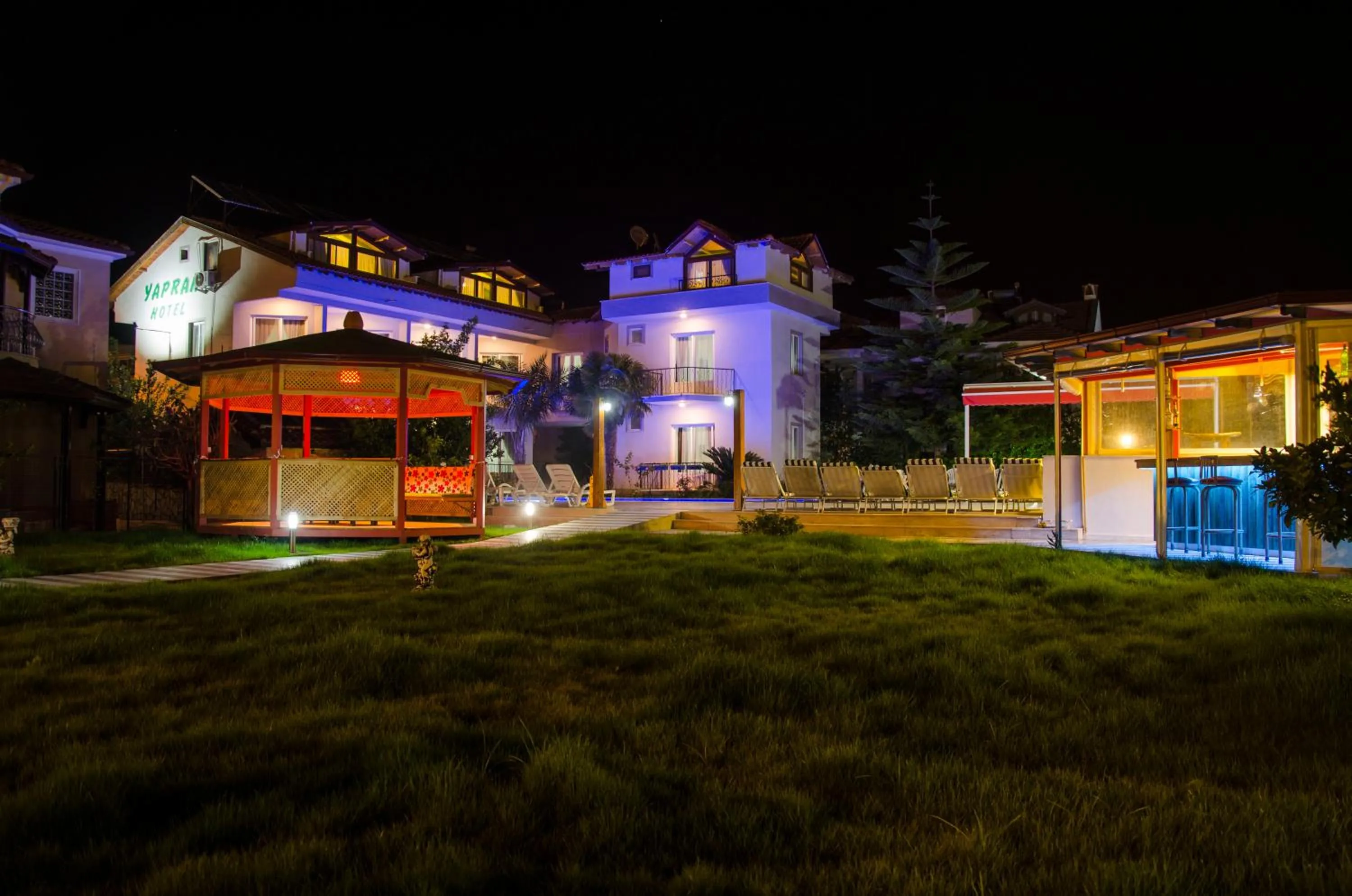 Restaurant/places to eat in Yaprak Hotel