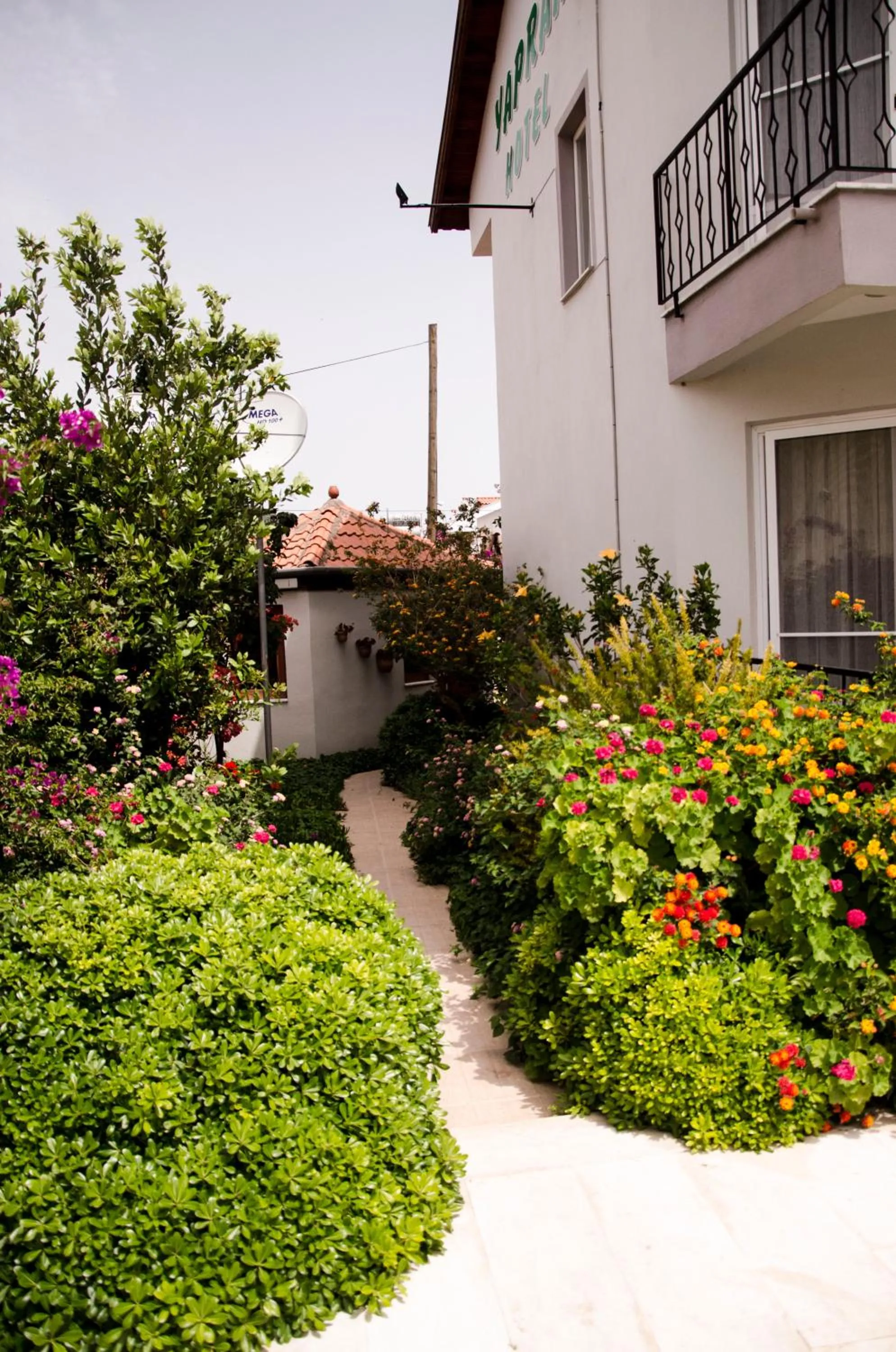 Garden in Yaprak Hotel