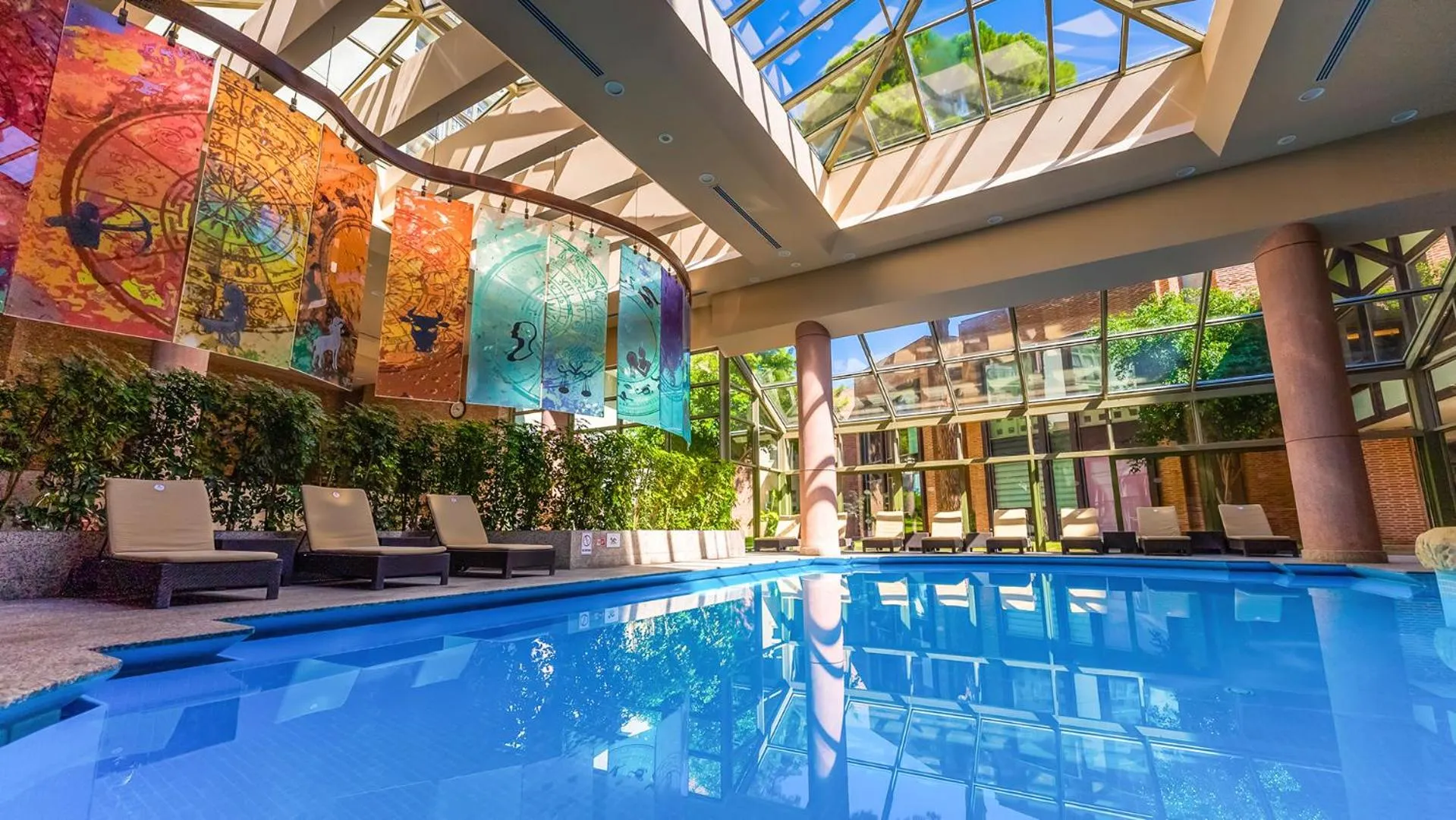 Swimming pool in Gloria Verde Resort