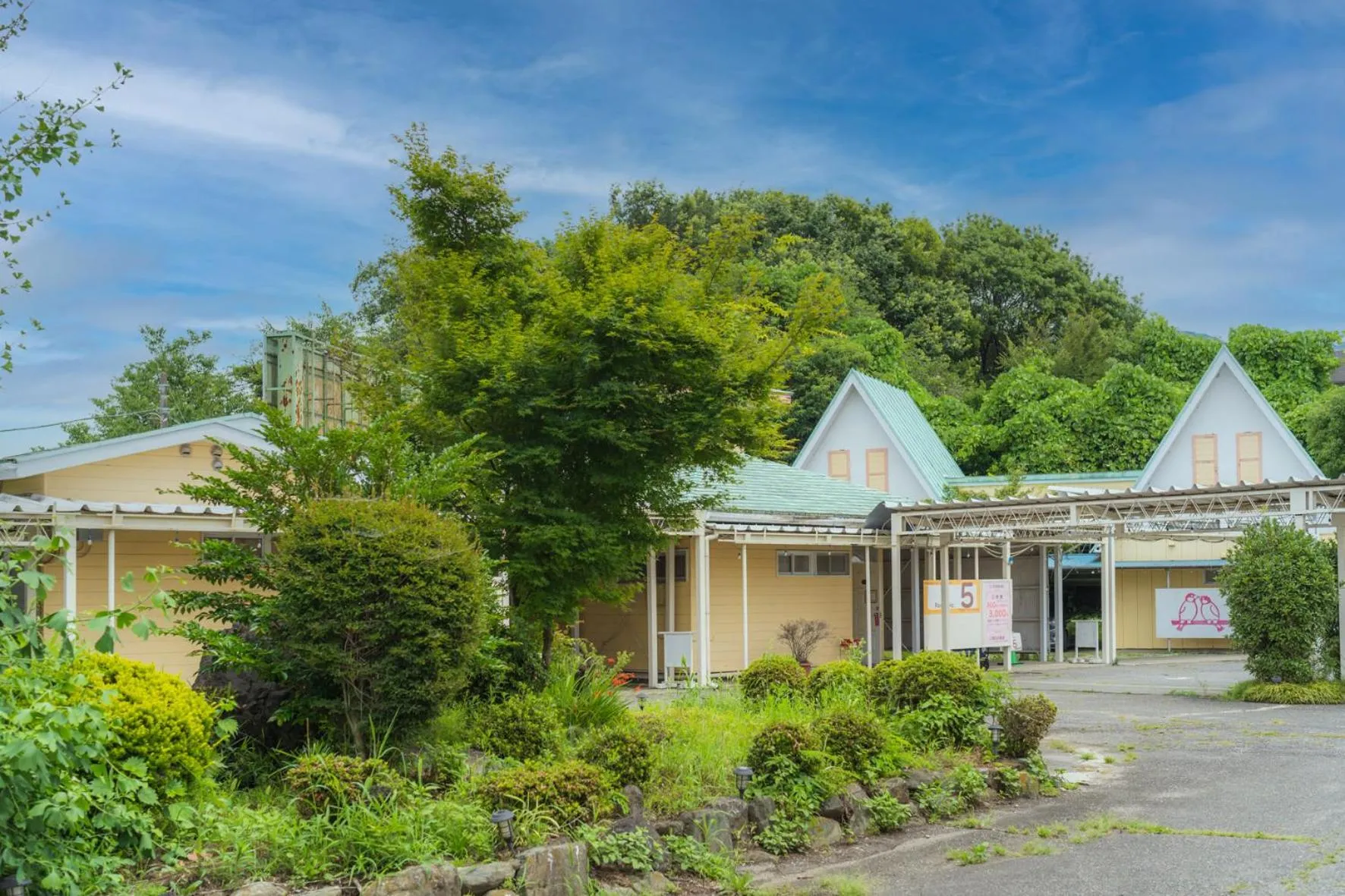 Inner courtyard view in Hotel Lucia at Maebashi Akagi