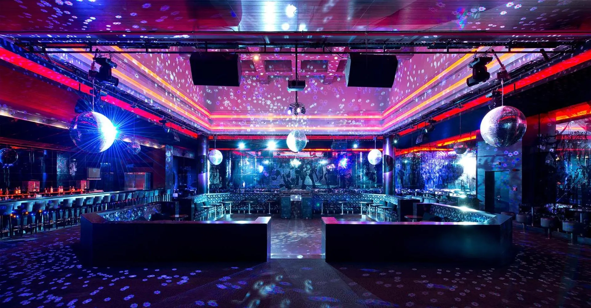 Evening entertainment in Gloria Golf Resort