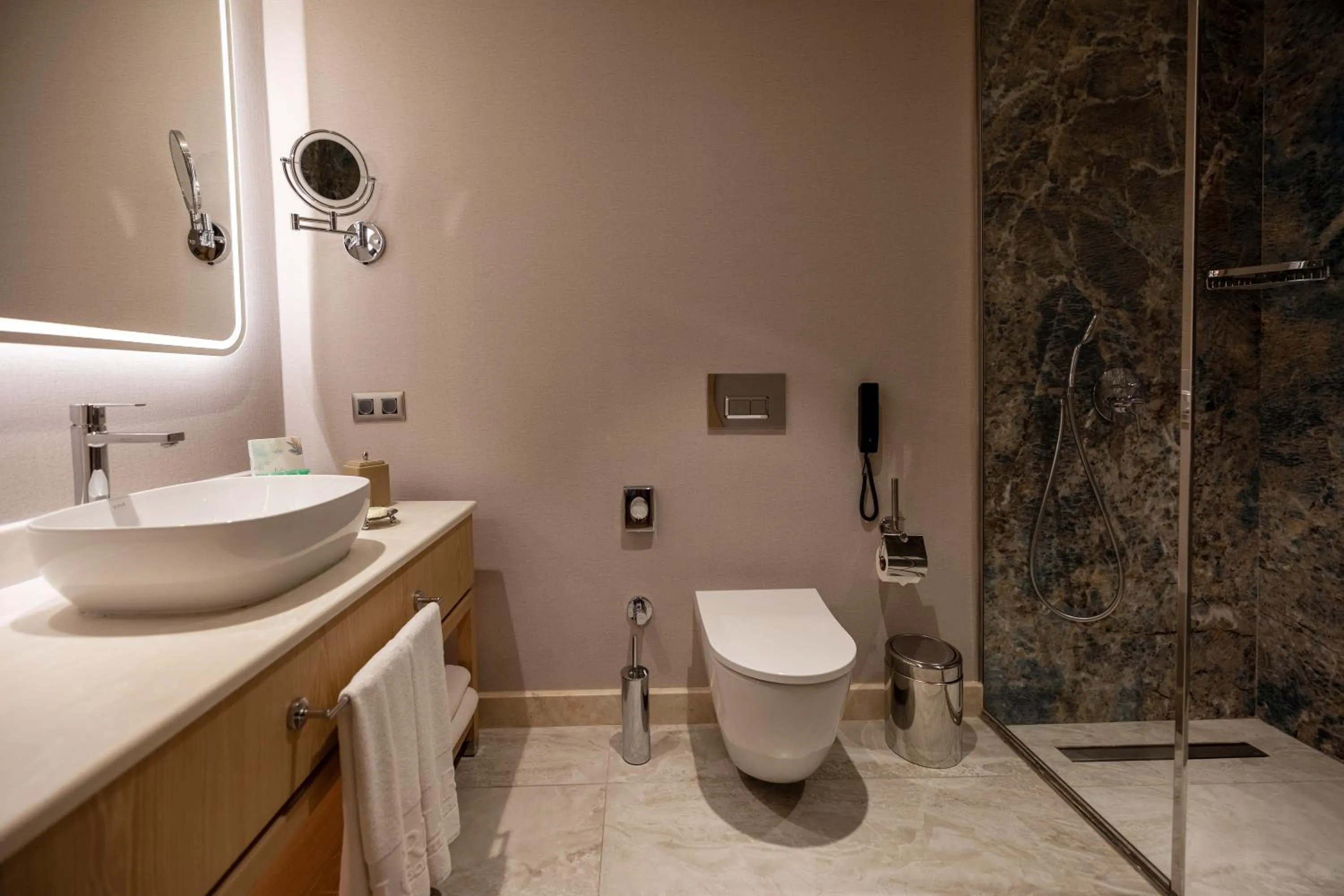 Shower in Gloria Golf Resort