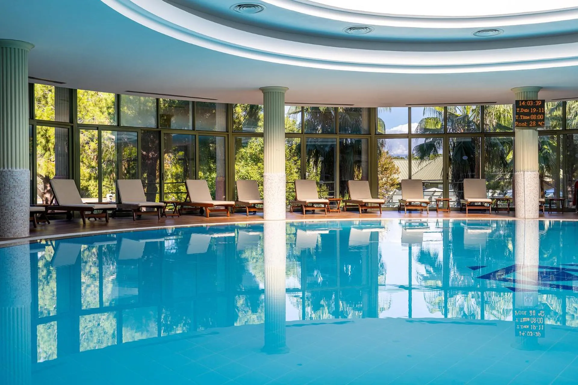 Swimming pool in Gloria Golf Resort