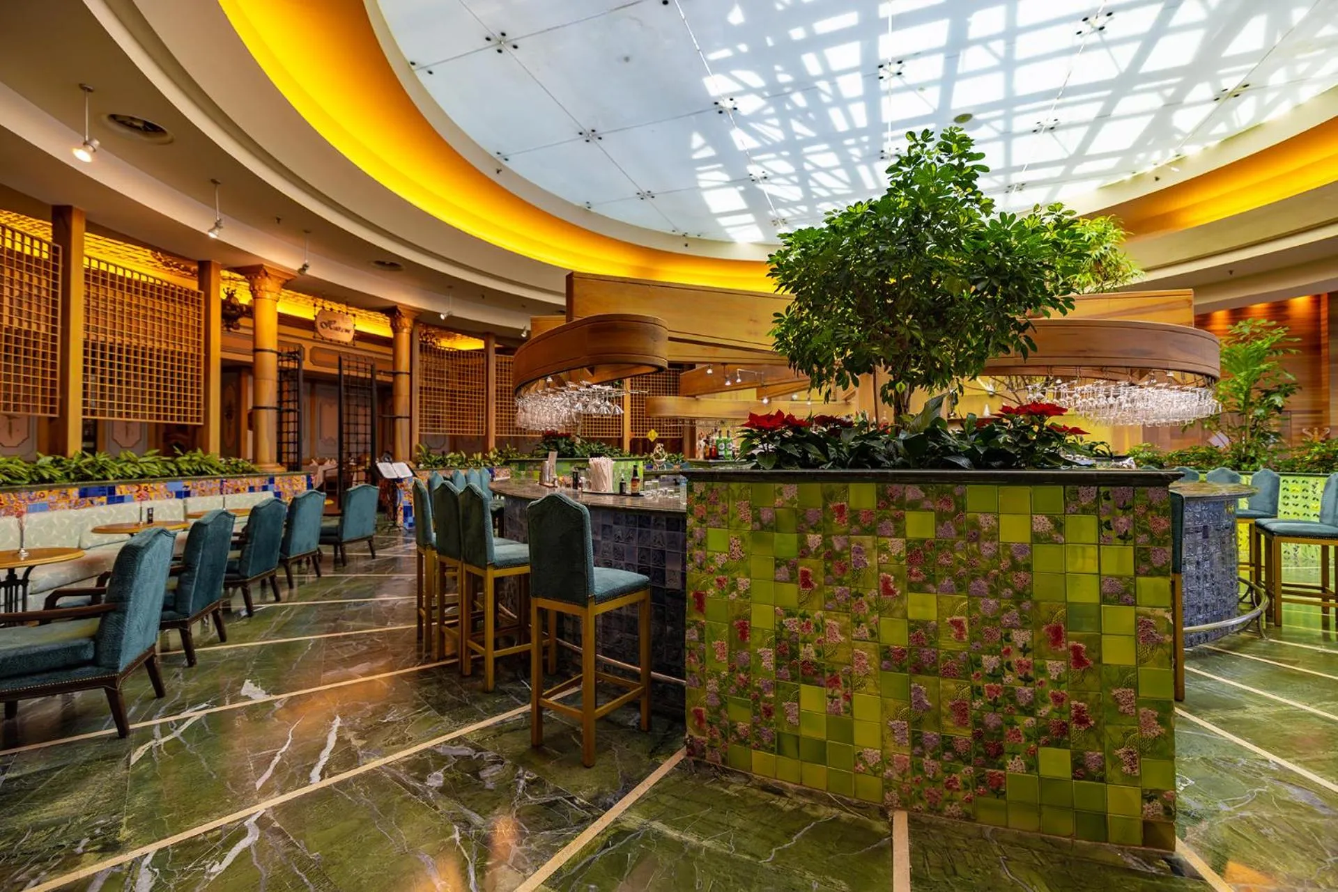 Restaurant/places to eat in Gloria Golf Resort