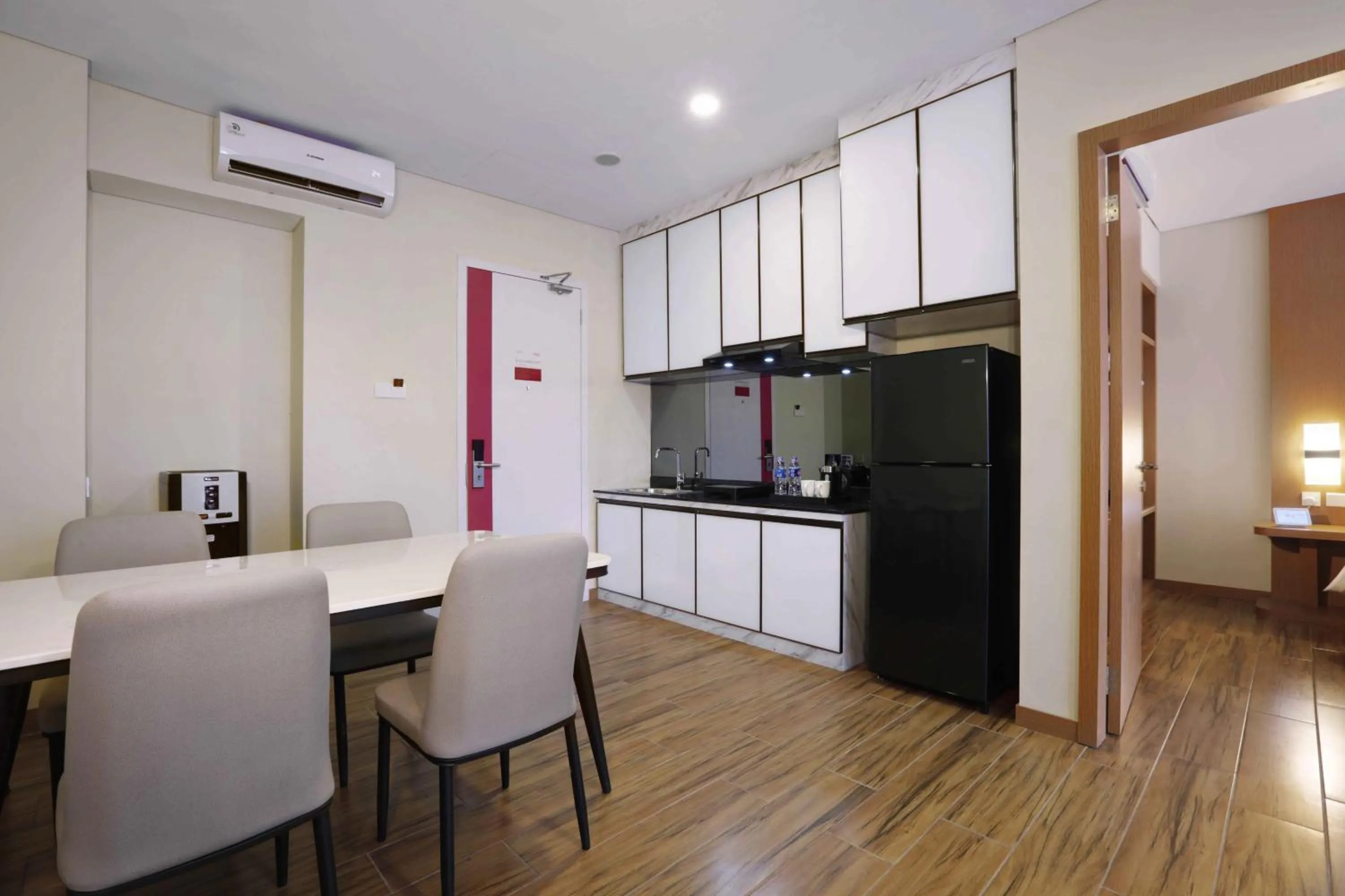 Dining area in favehotel Nagoya - Batam