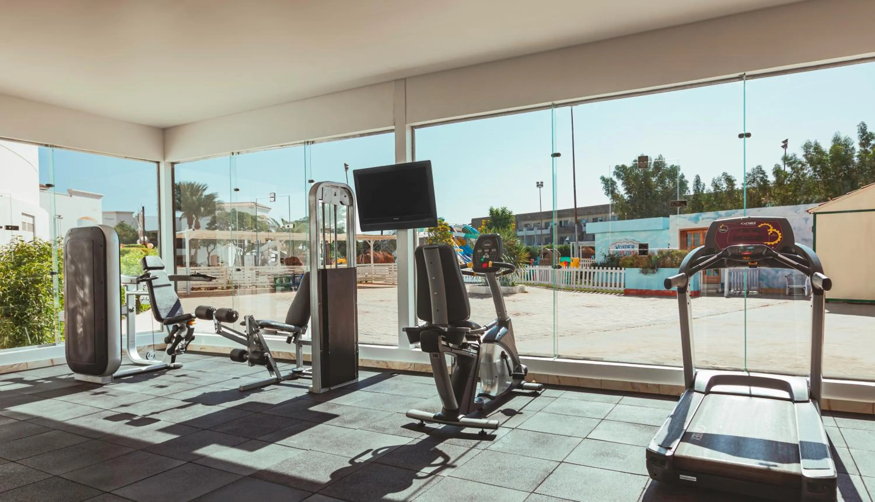 Fitness centre/facilities in Sunrise Alma Bay Resort