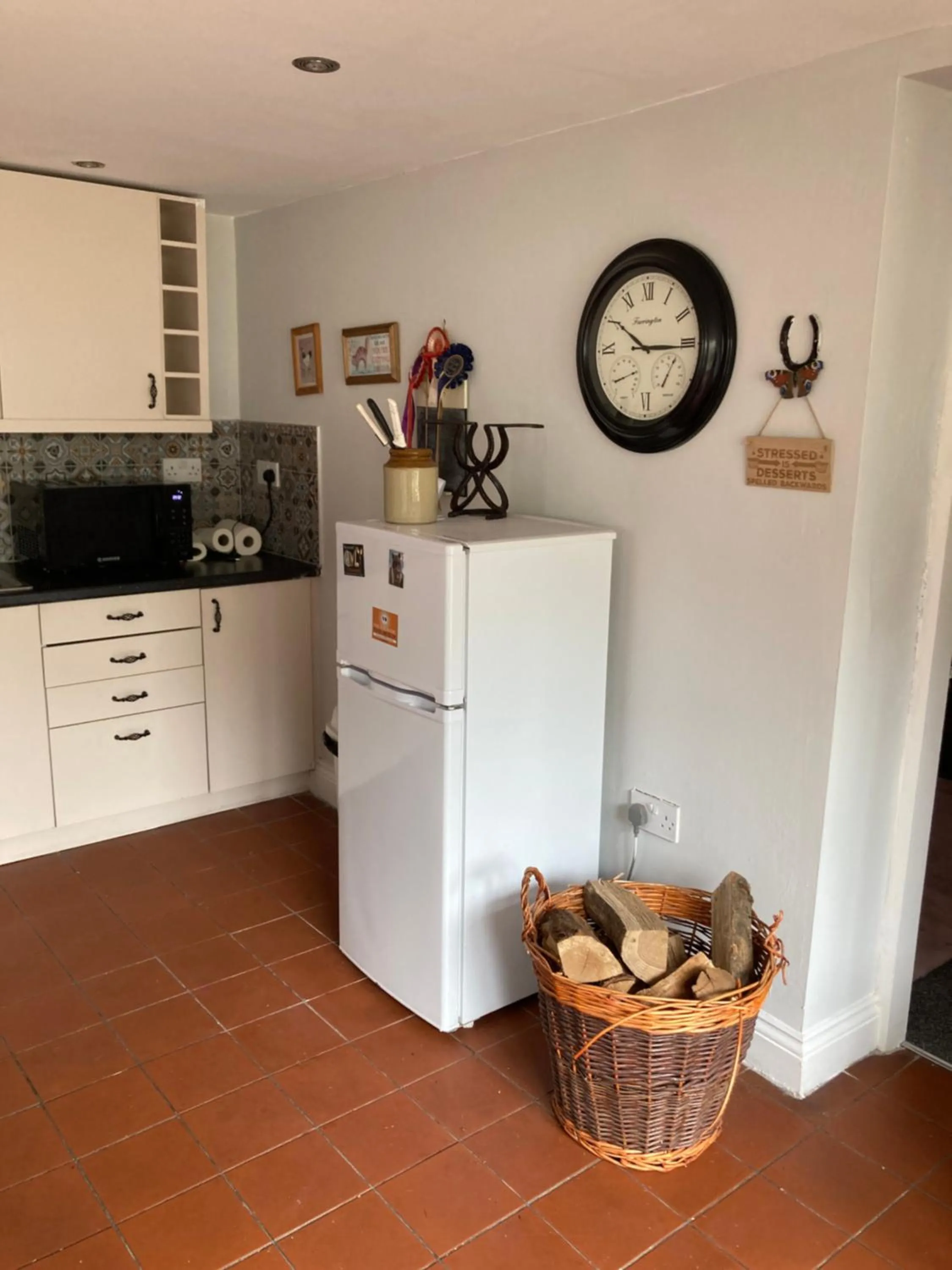 Kitchen or kitchenette in Charming 1-Bed Studio in Middlesbrough