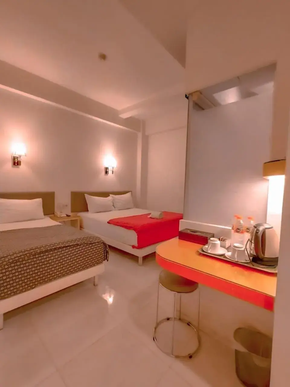 Triple Room in Dewarna Hotel Arifin Triple Room in Dewarna Hotel Arifin