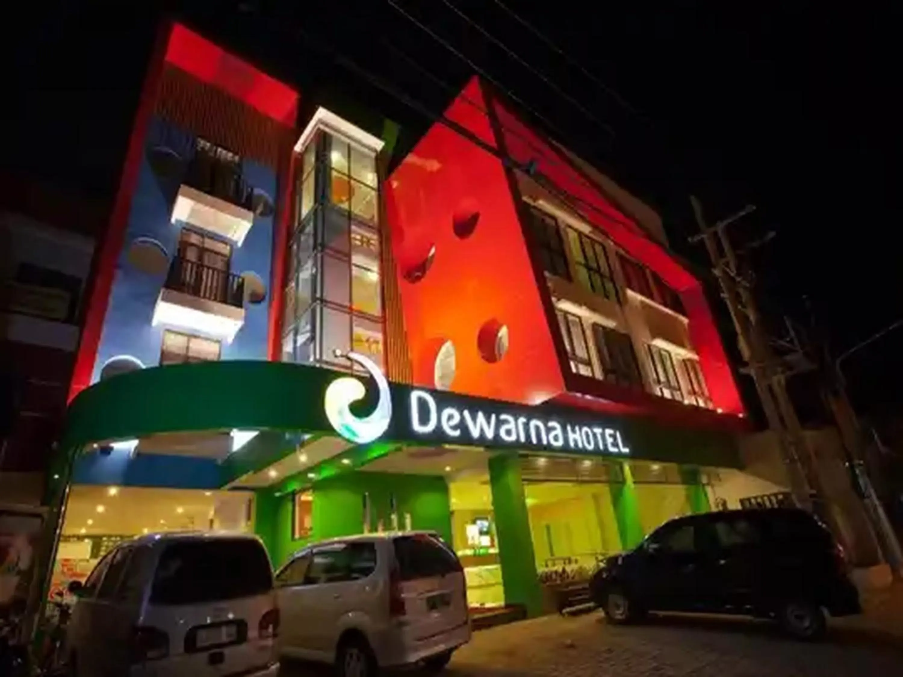 Property building in Dewarna Hotel Arifin